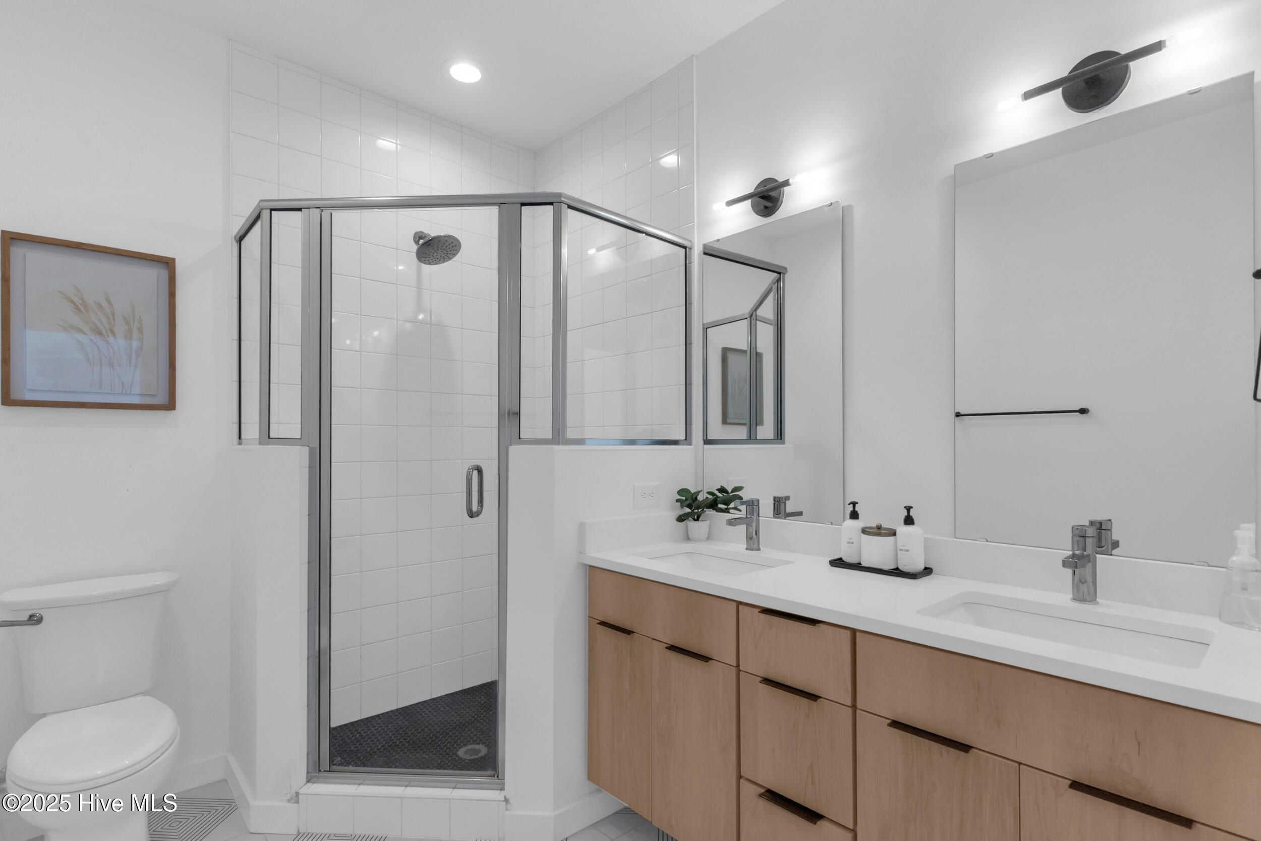 100541692 | Photo 23