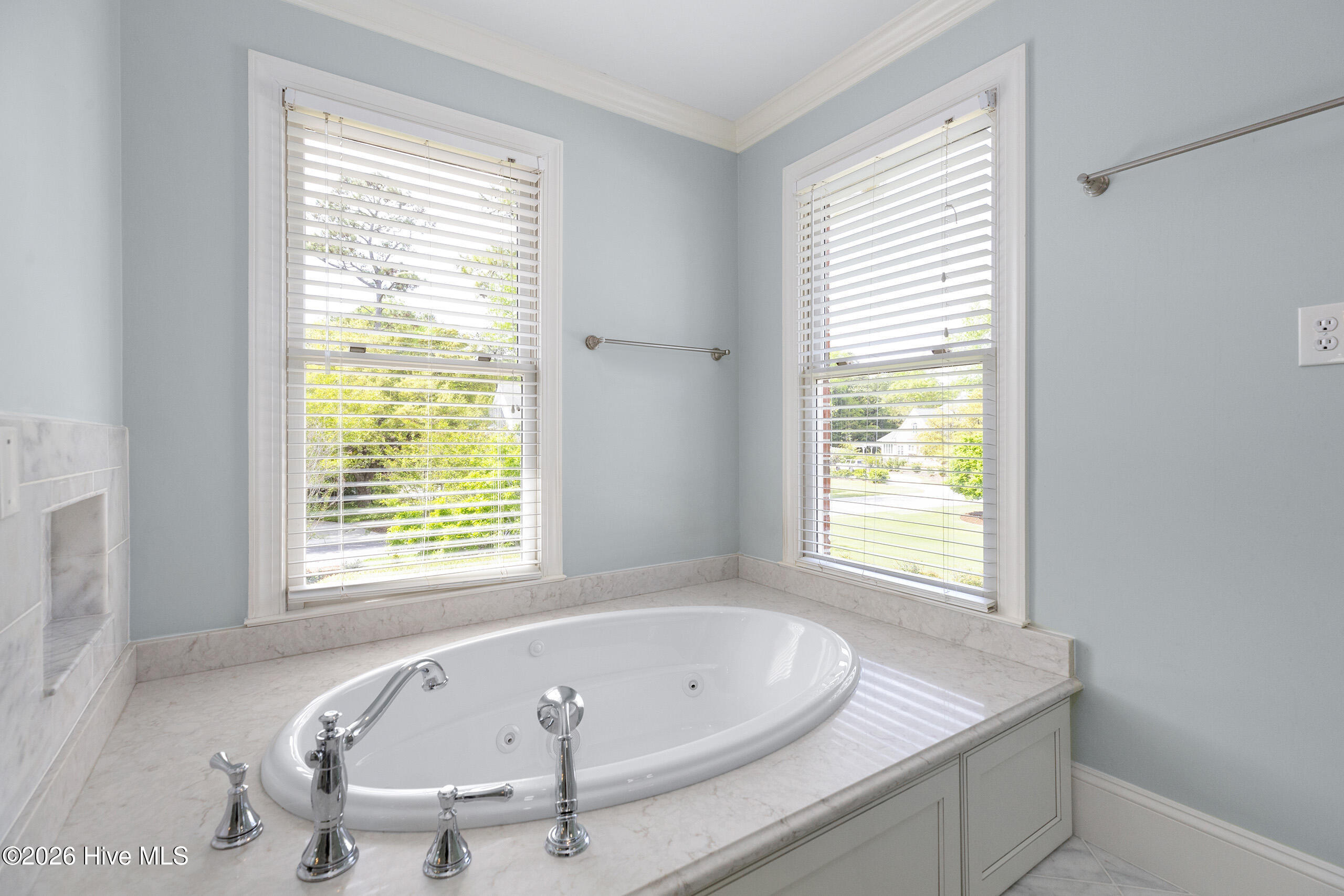 100566795 | Photo 28