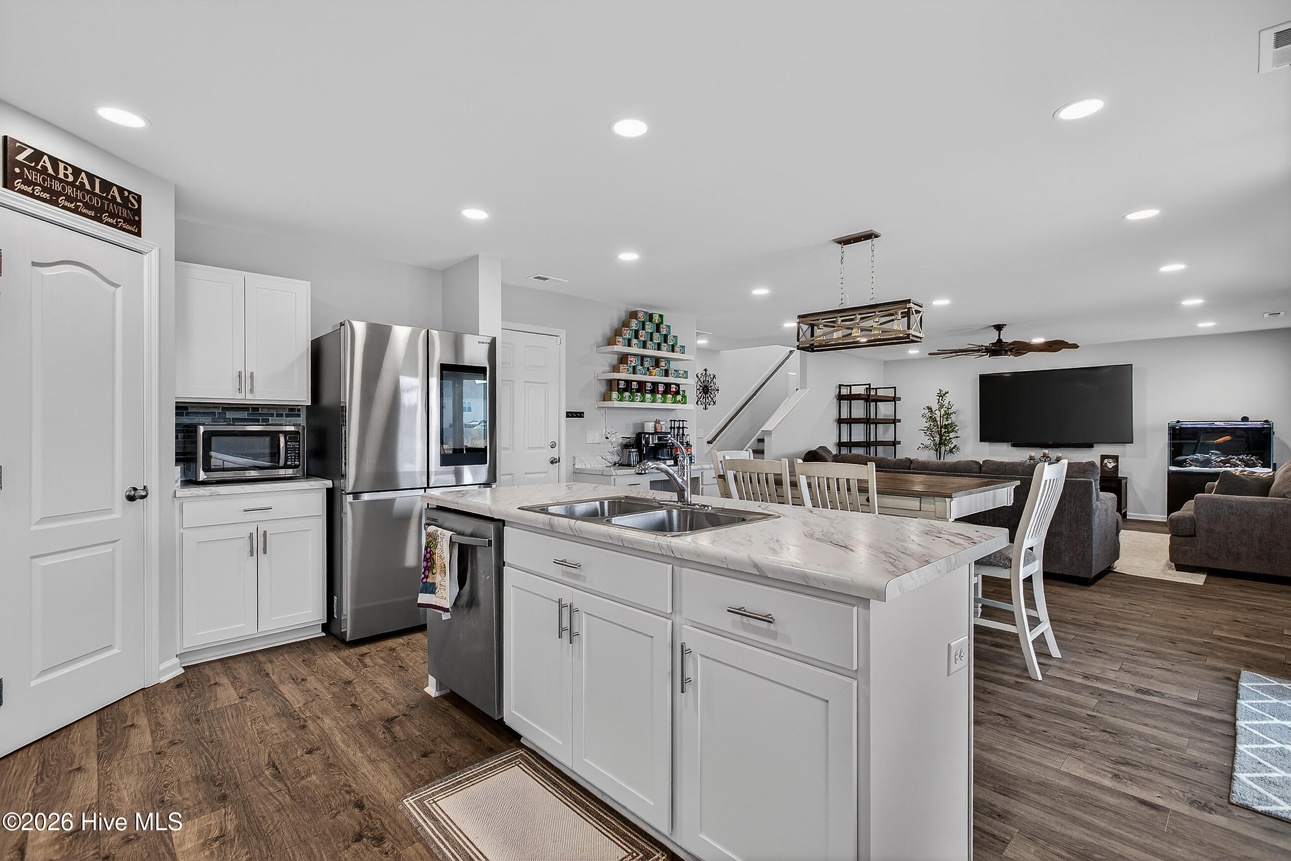 100555689 | Photo 14