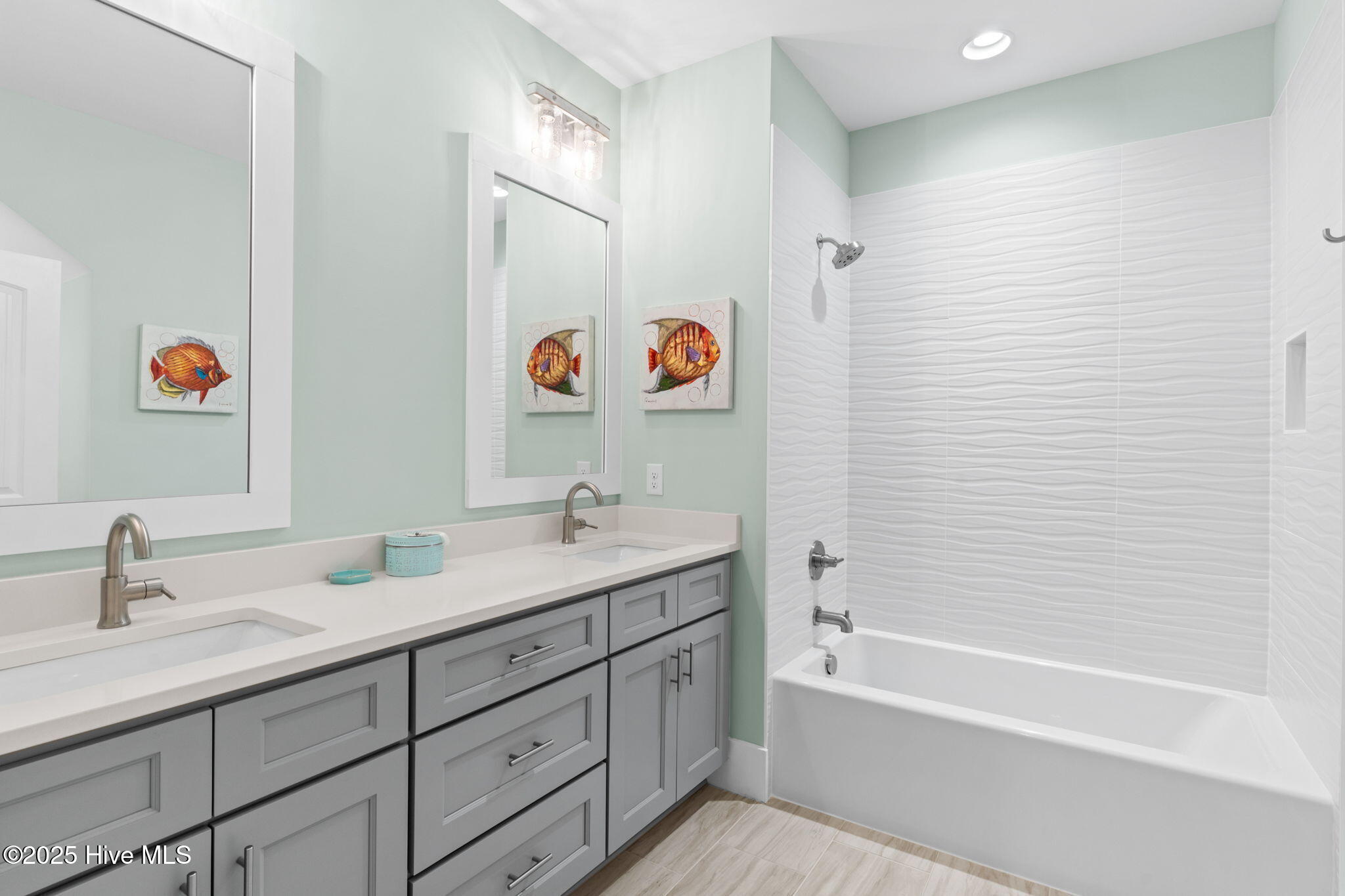 100516887 | Photo 51