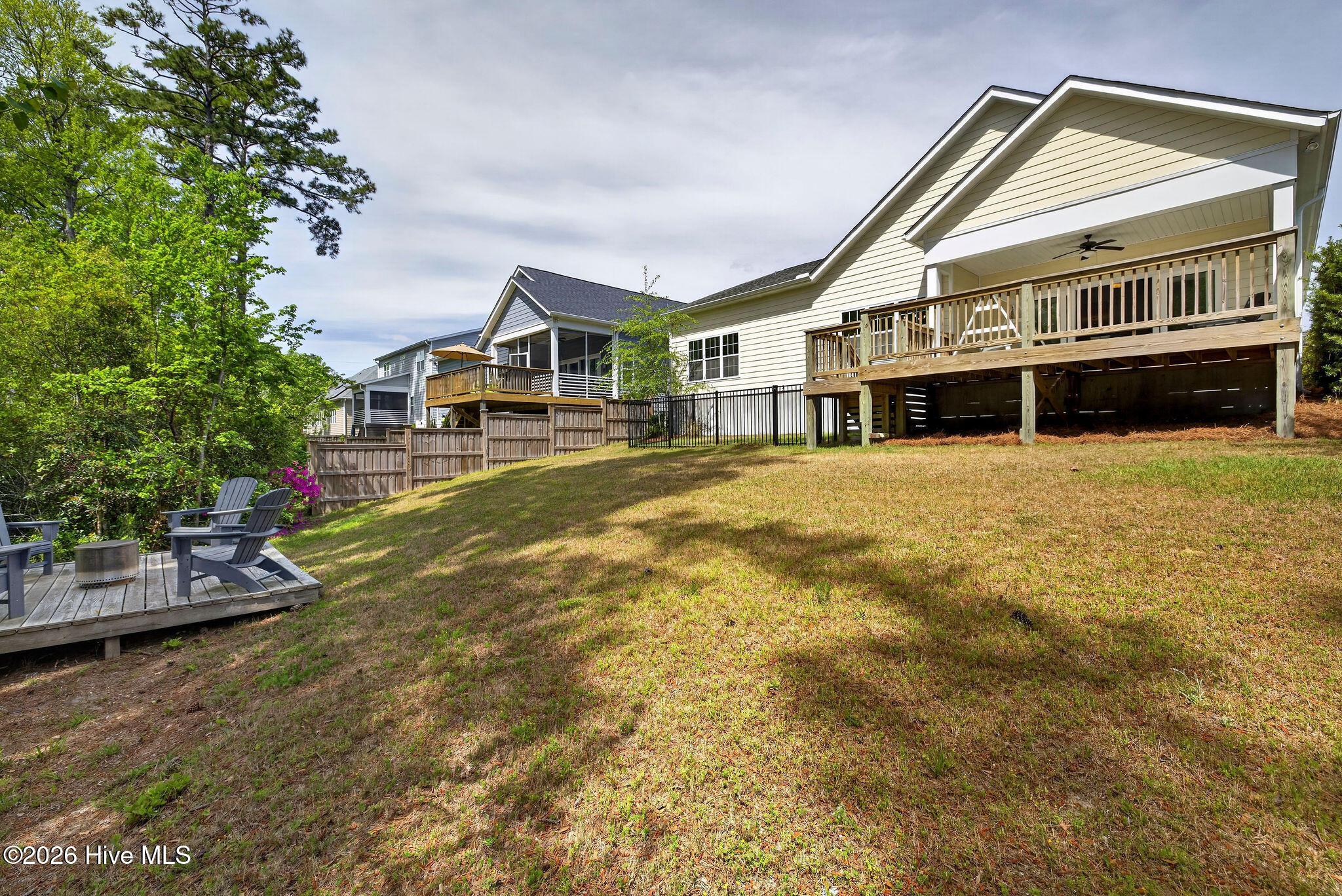 100567052 | Photo 45