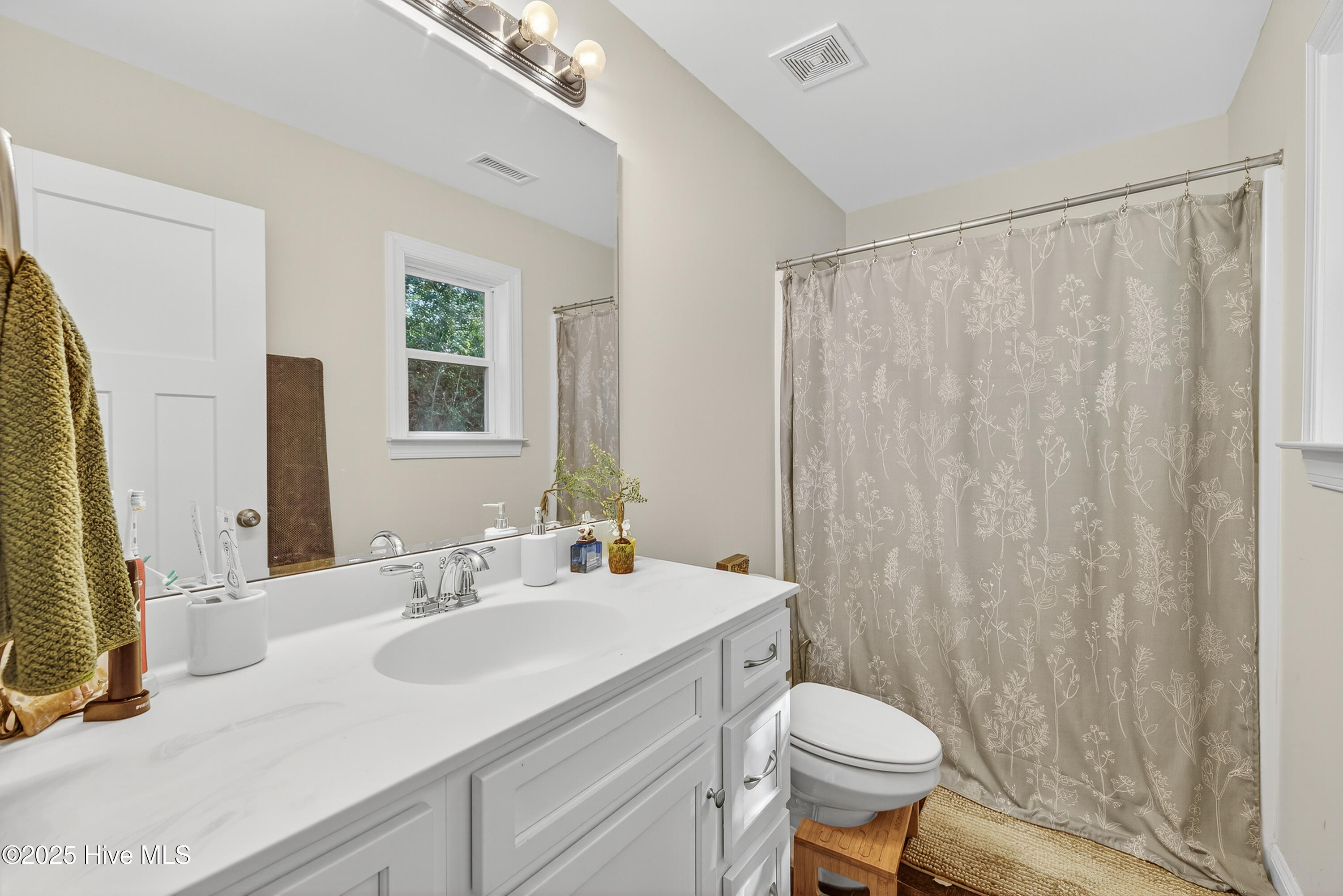 100536711 | Photo 21