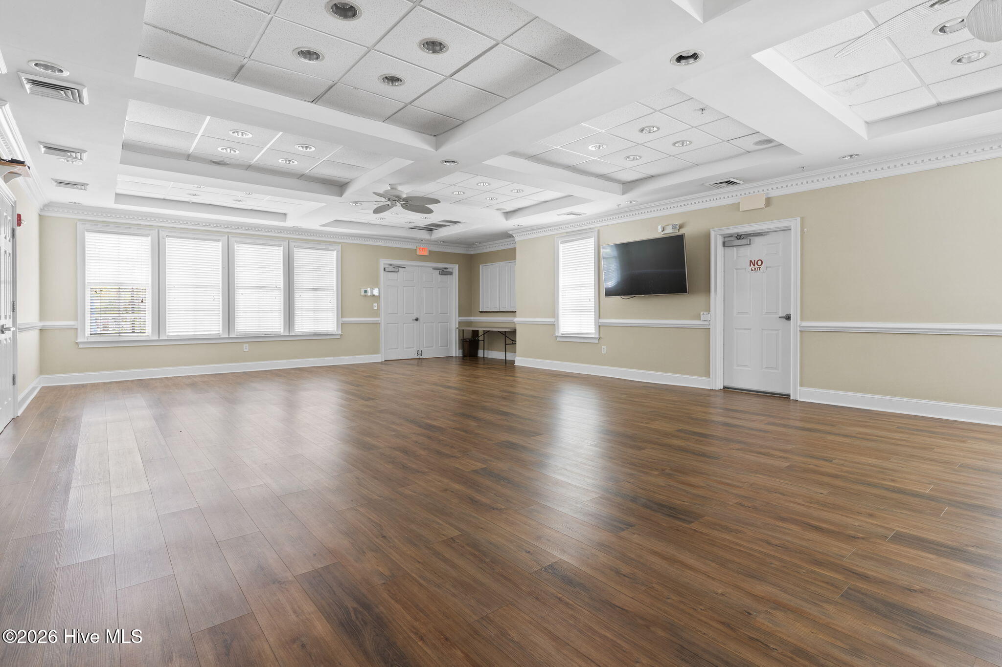 100550804 | Photo 64