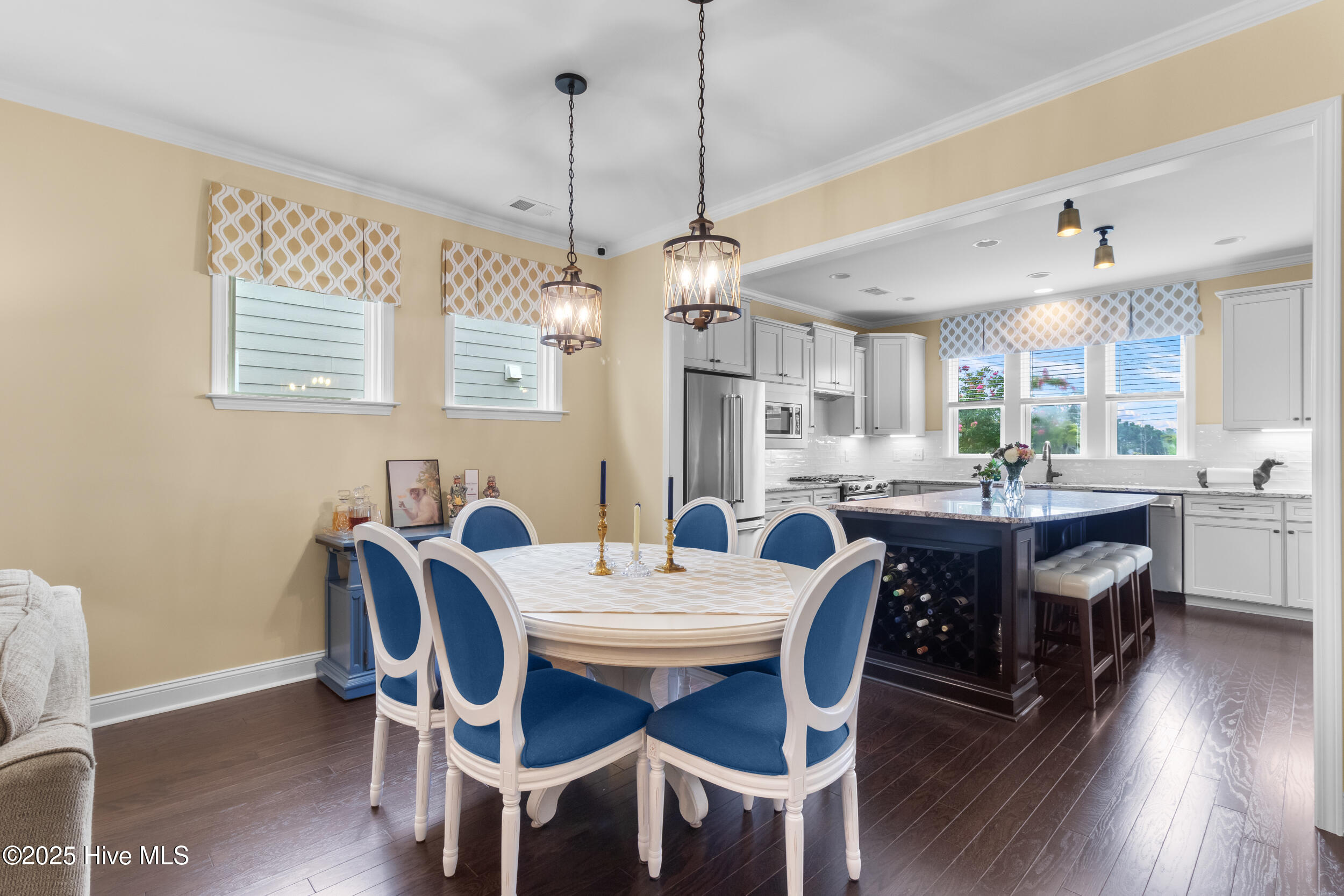 100525242 | Photo 13