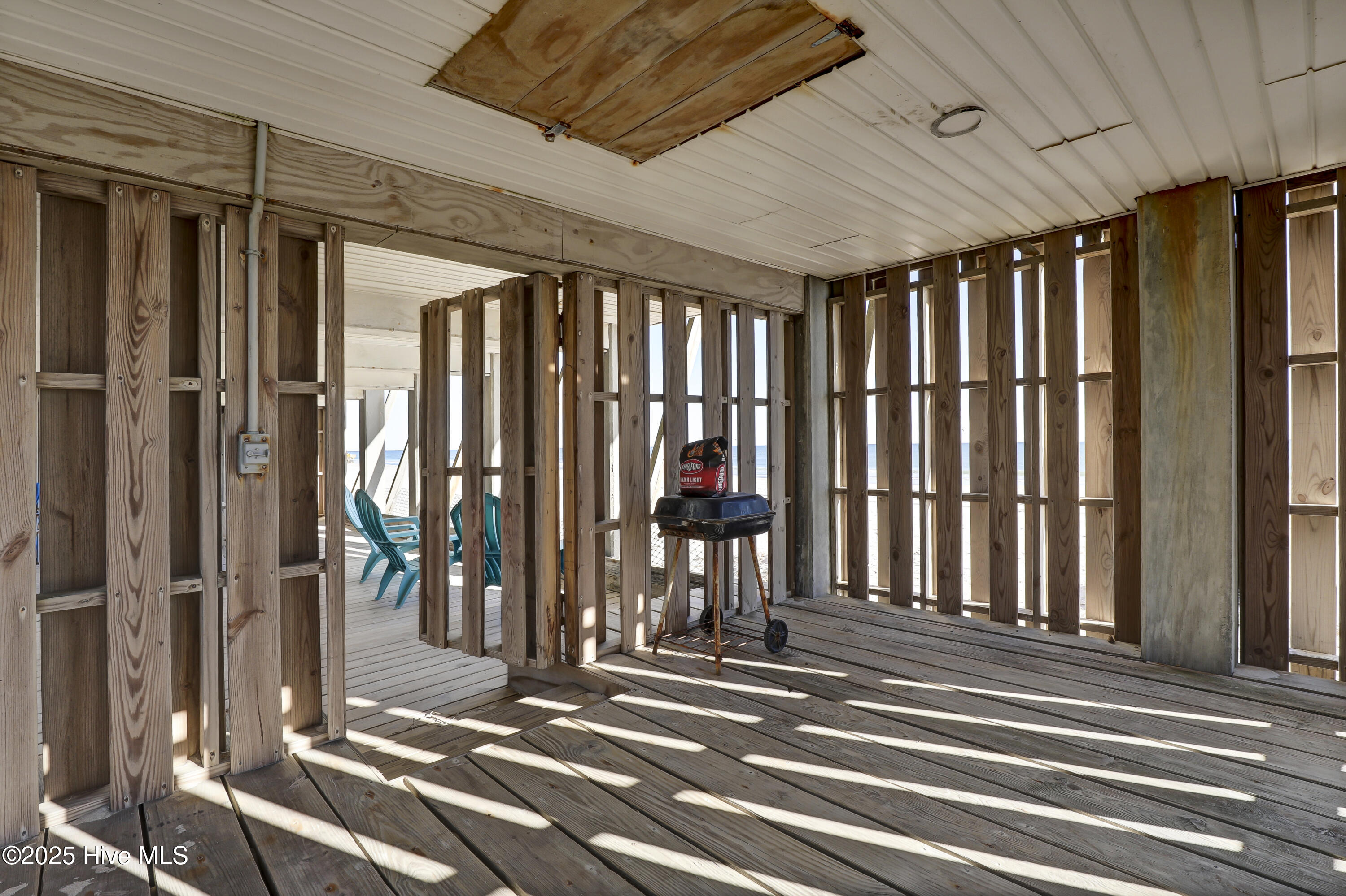 100518546 | Photo 28