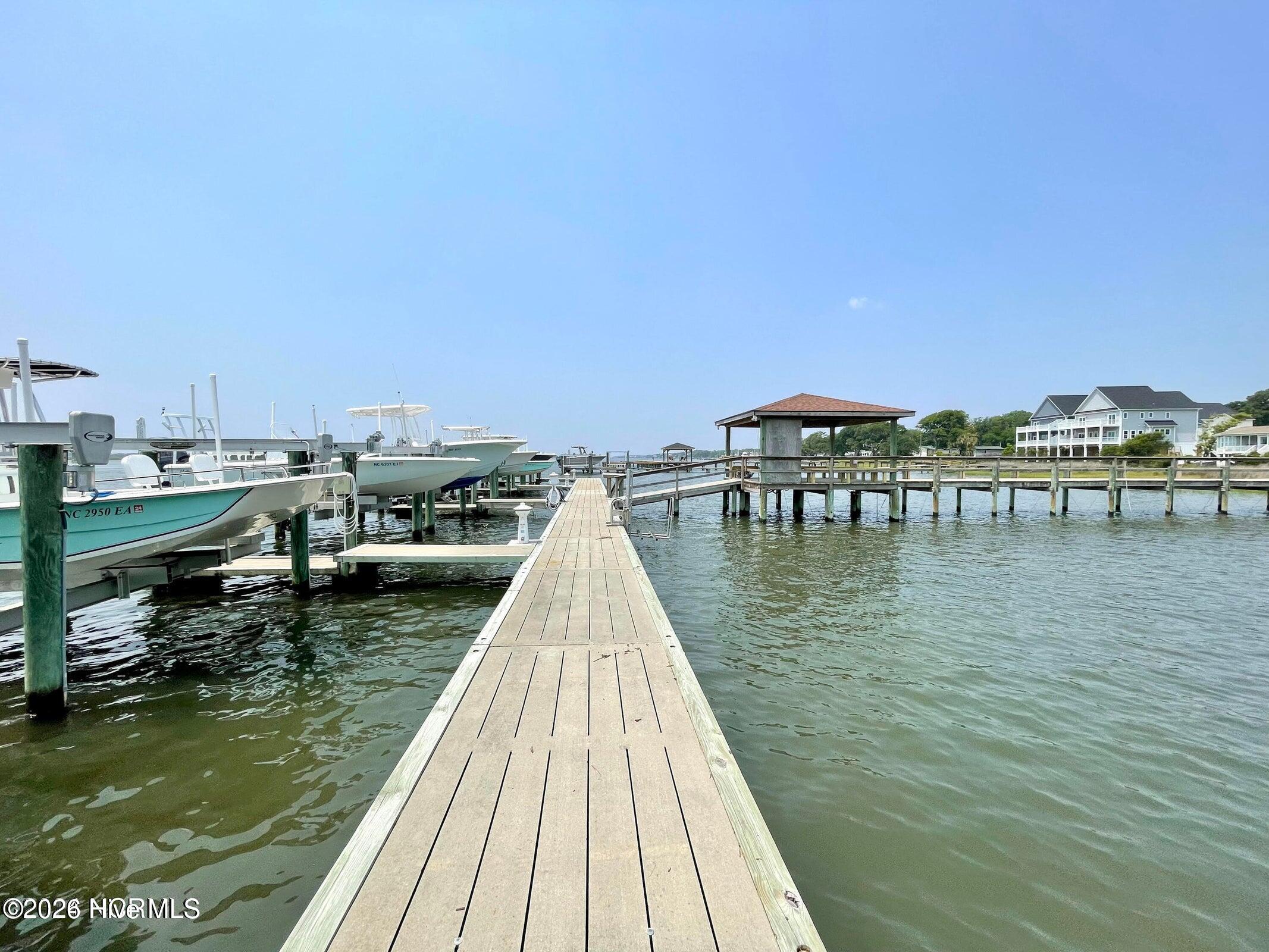 100550265 | Photo 94