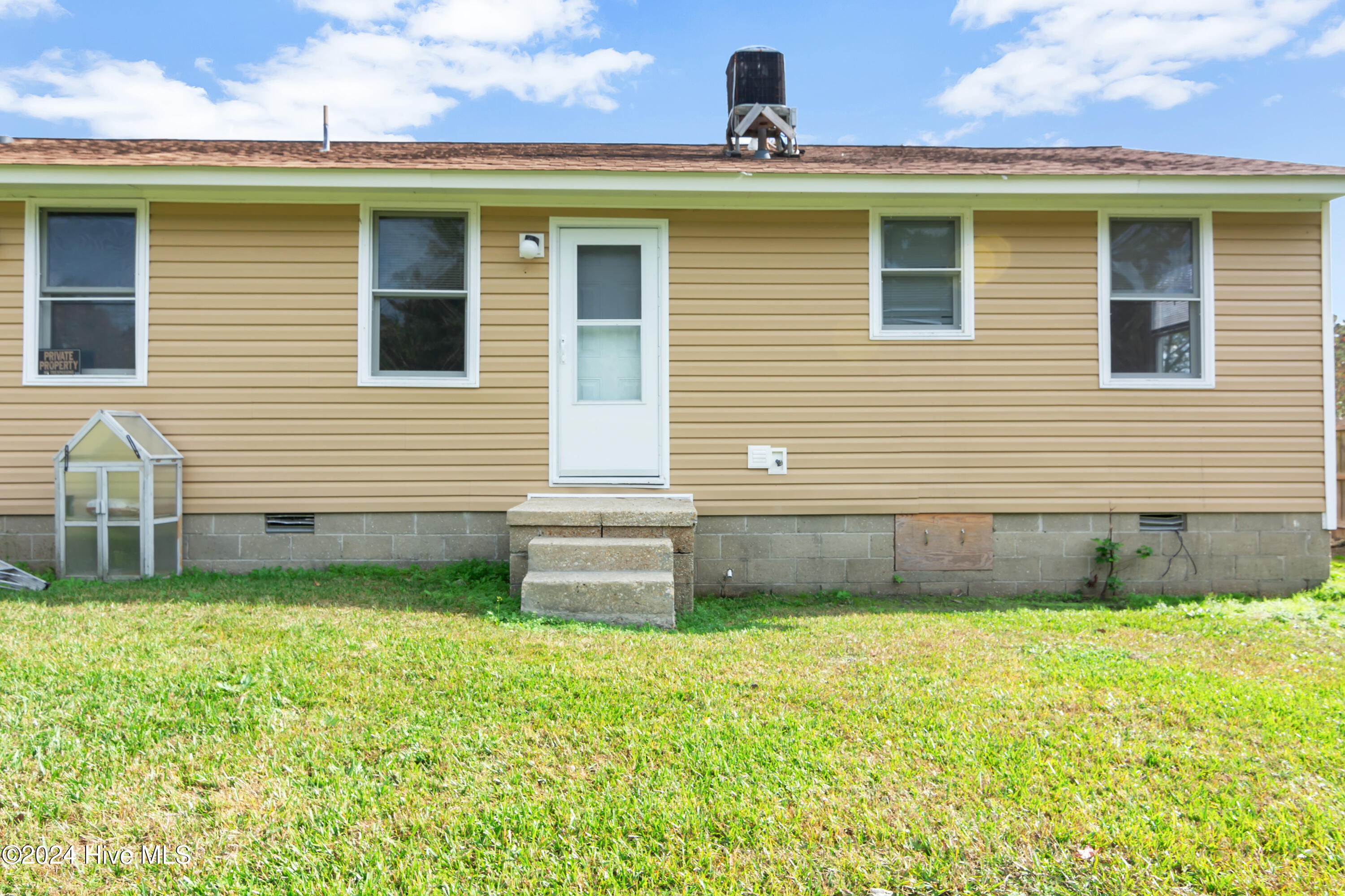 100563647 | Photo 13