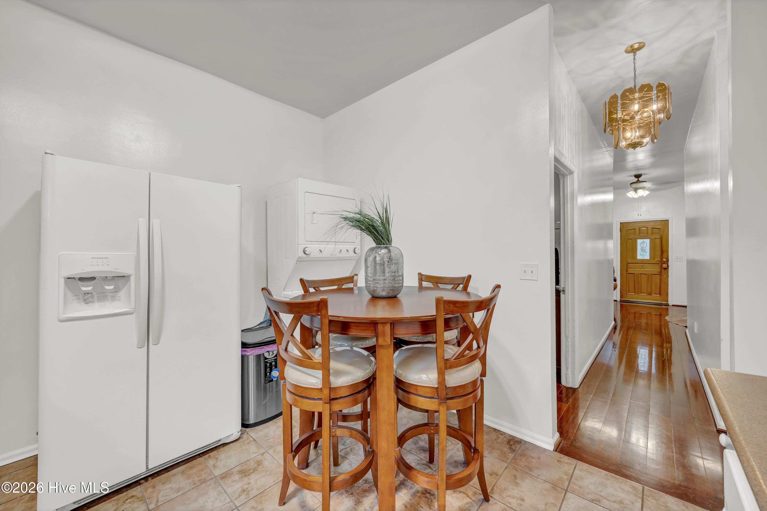 100554275 | Photo 12