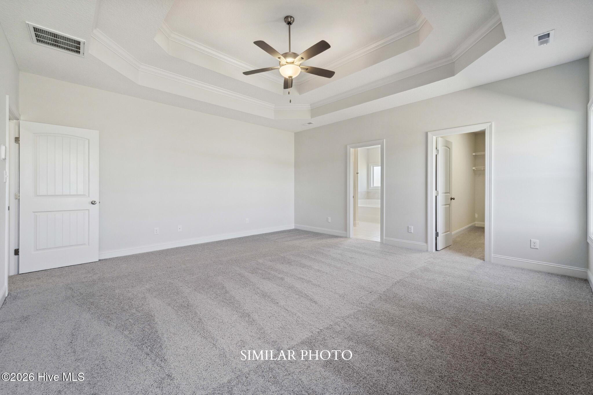 100561573 | Photo 14