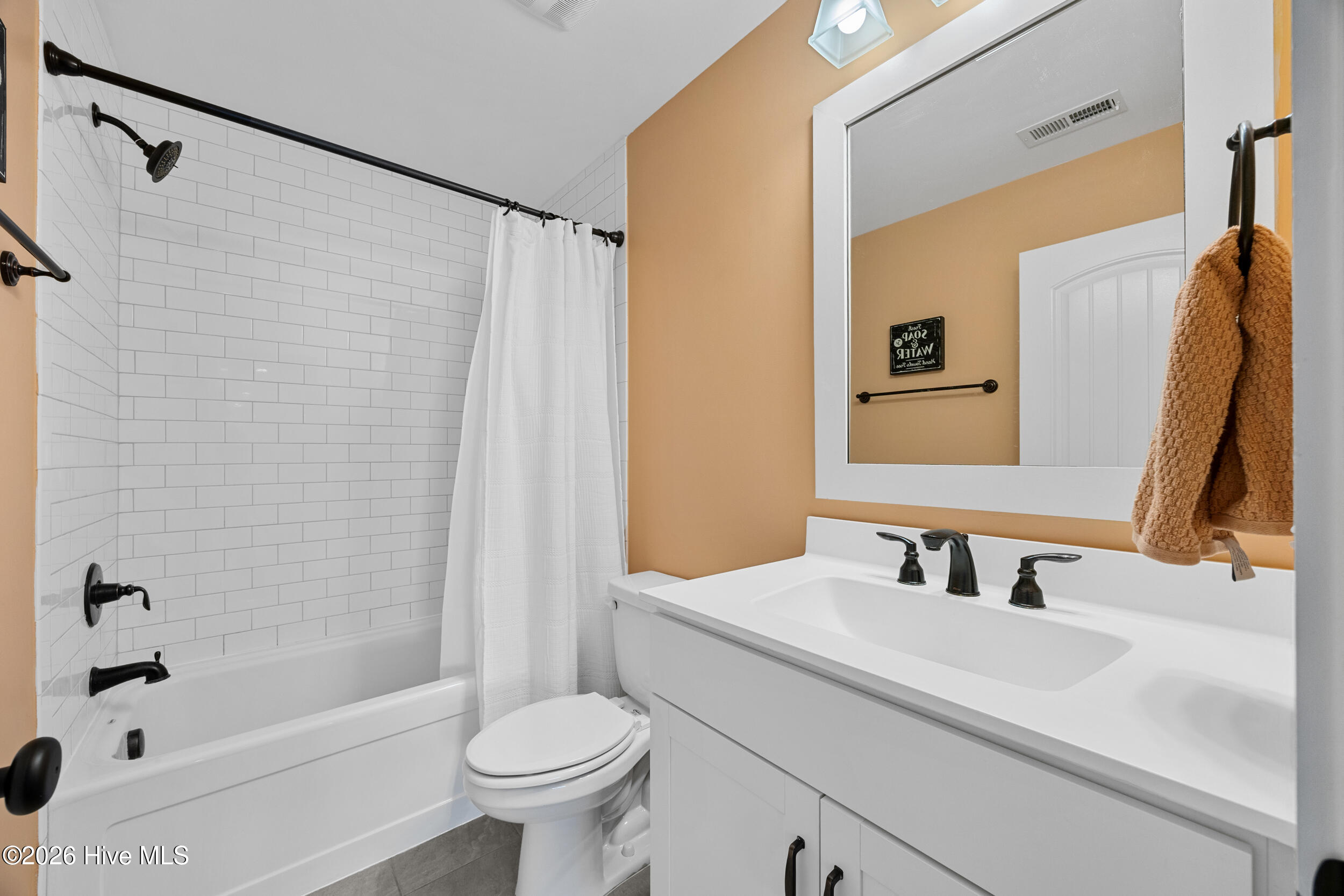 100564447 | Photo 34