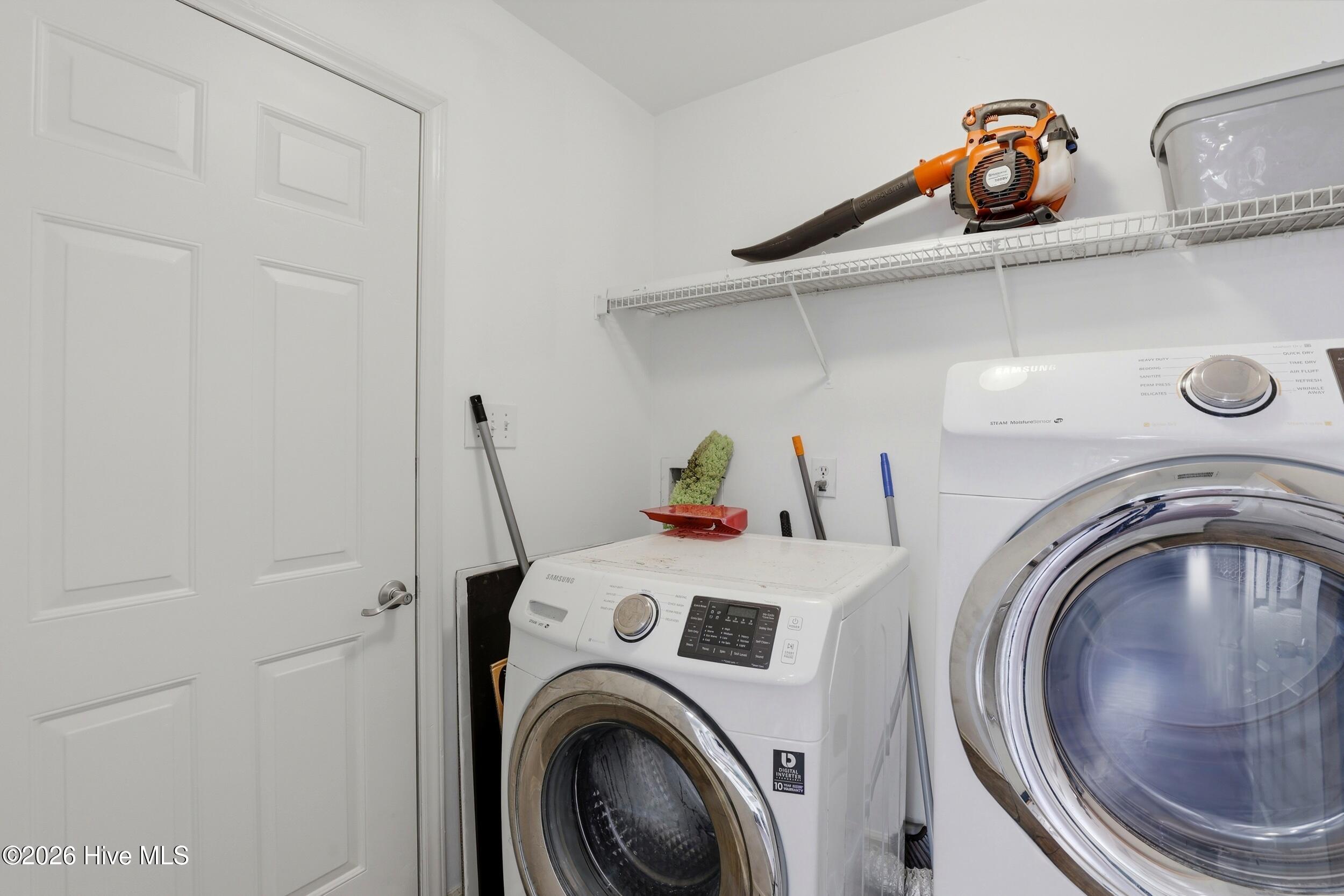 100558616 | Photo 25