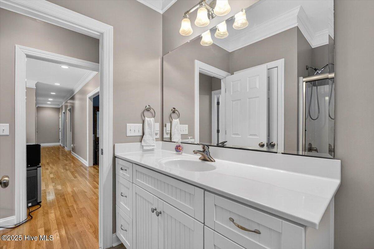 100530504 | Photo 36