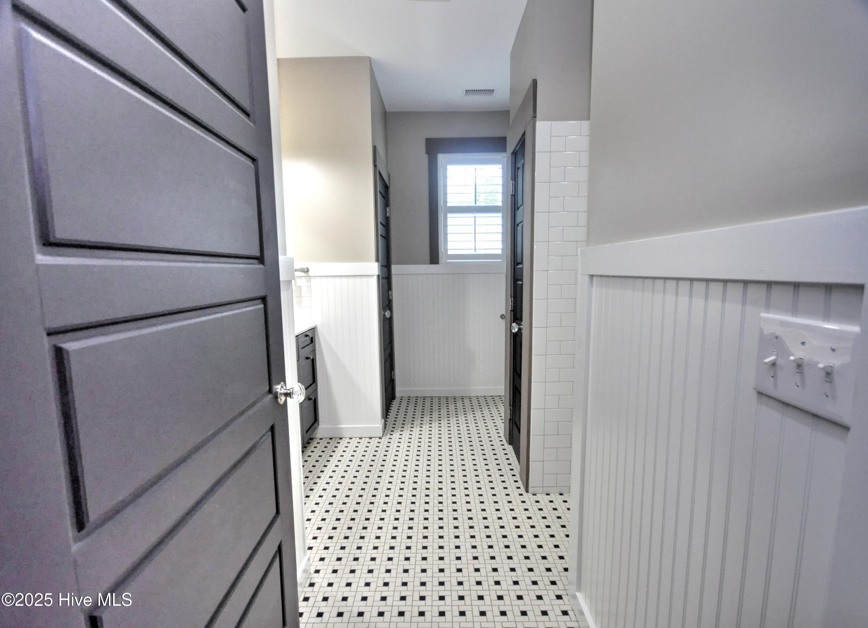 100535585 | Photo 44