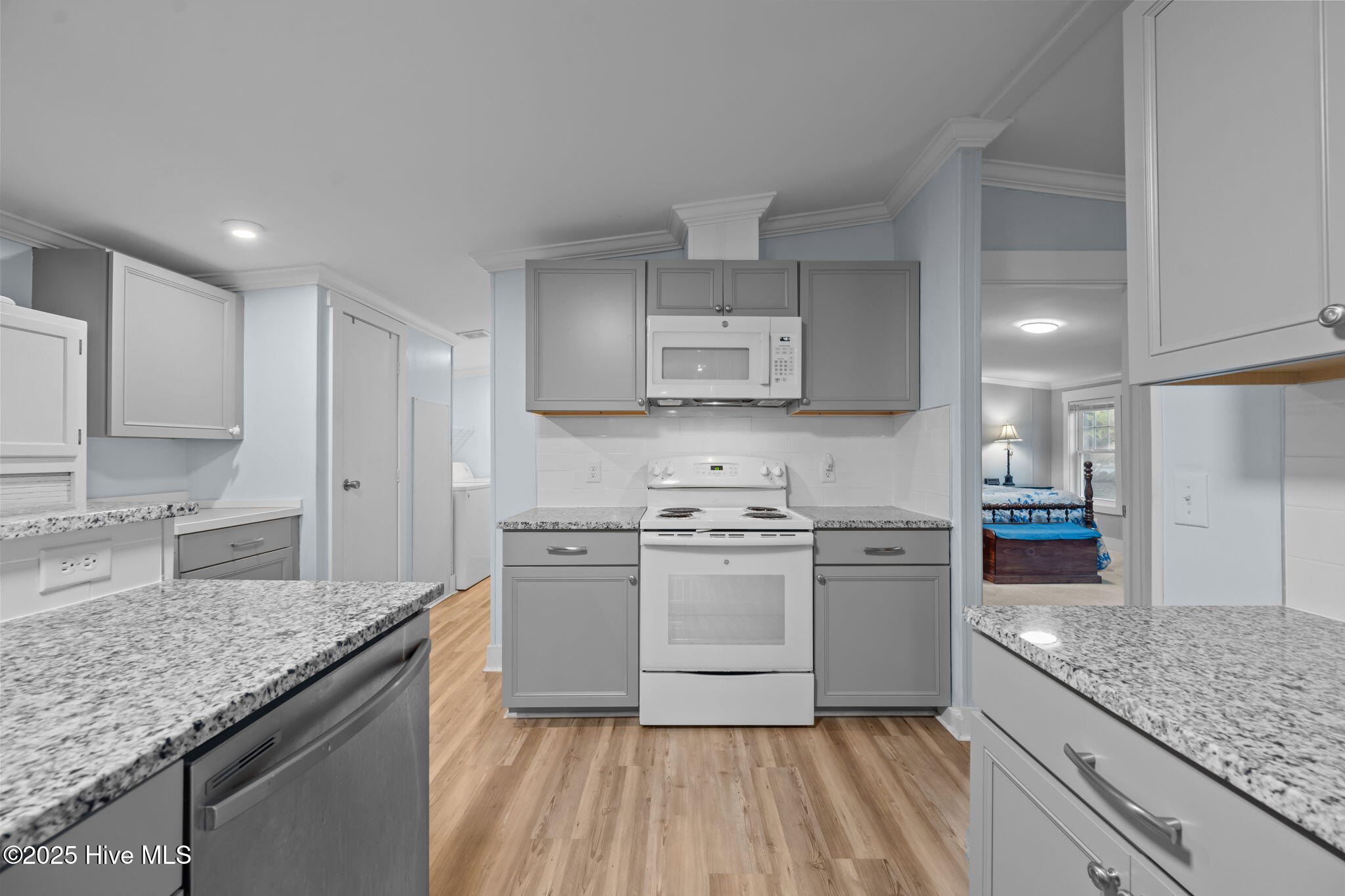 100540972 | Photo 13