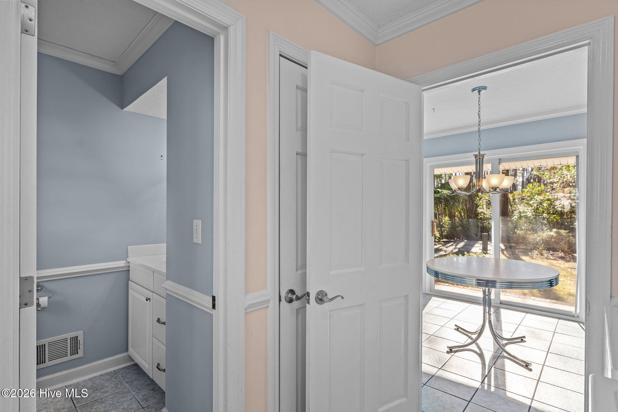 100550743 | Photo 39