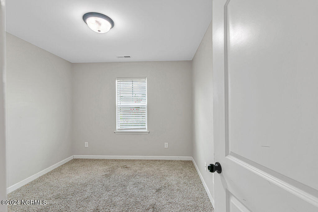 100562352 | Photo 15