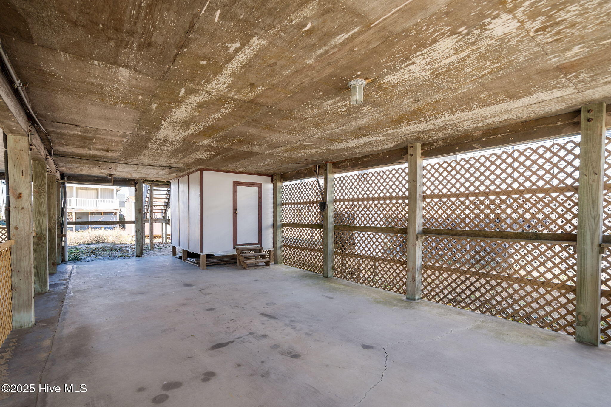 100547004 | Photo 36