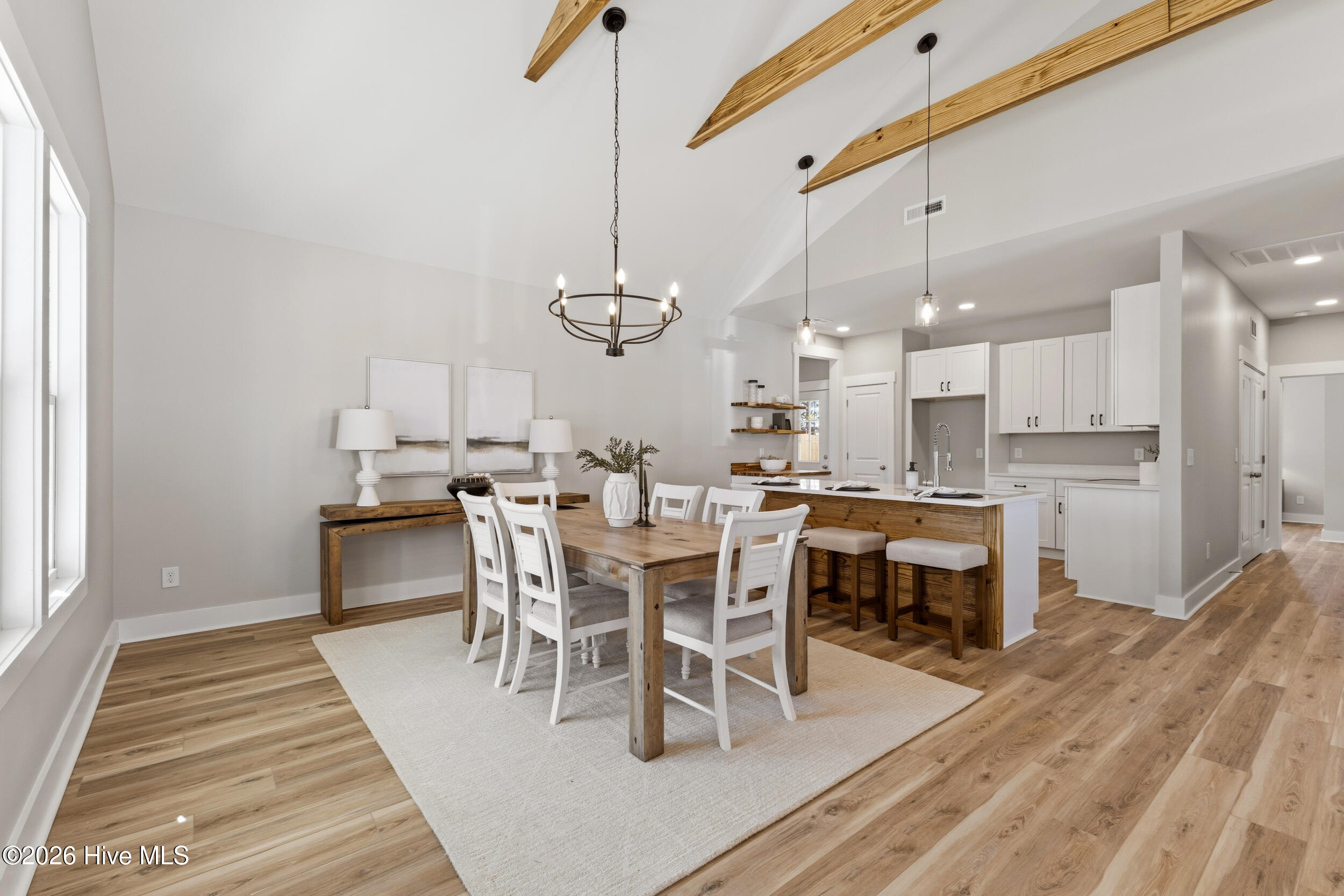 100557700 | Photo 17