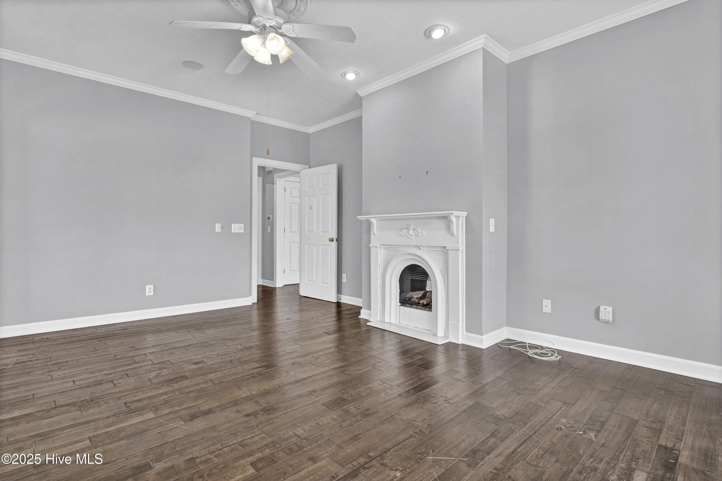 100556880 | Photo 34