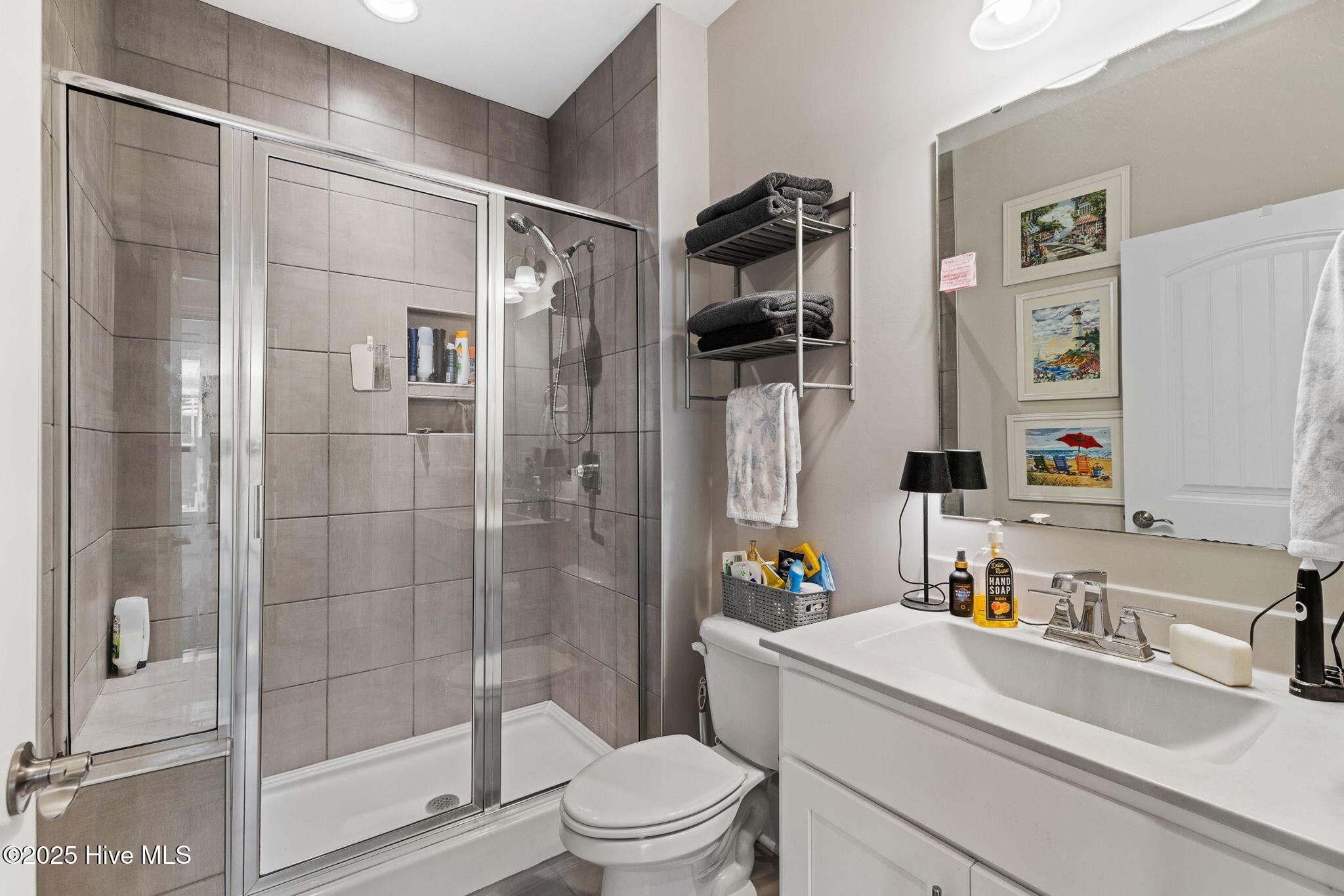 100542385 | Photo 39