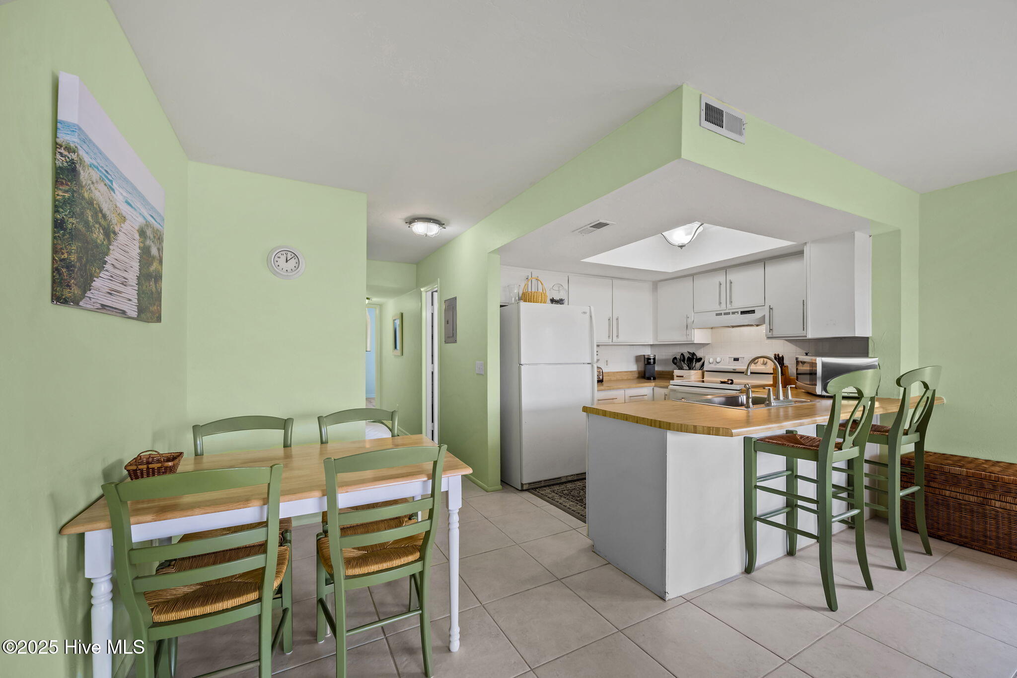 100543704 | Photo 10