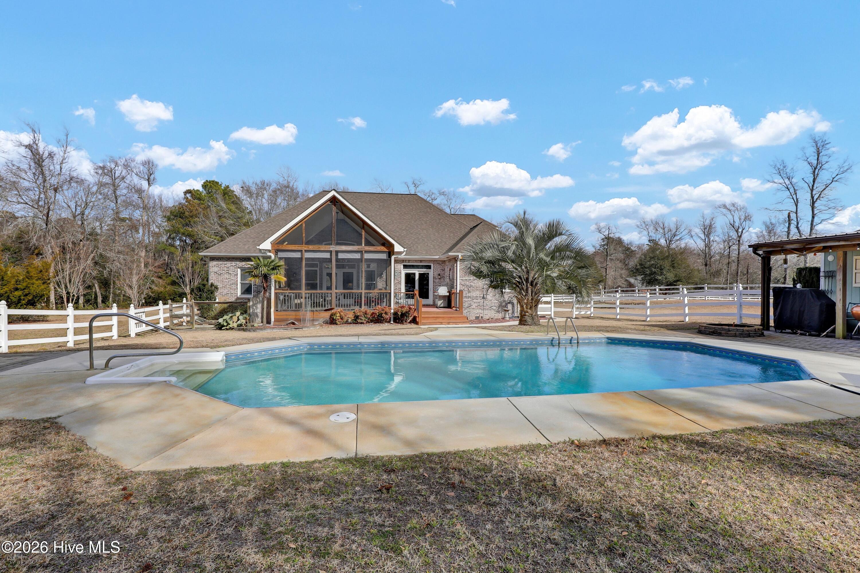 100555539 | Photo 46