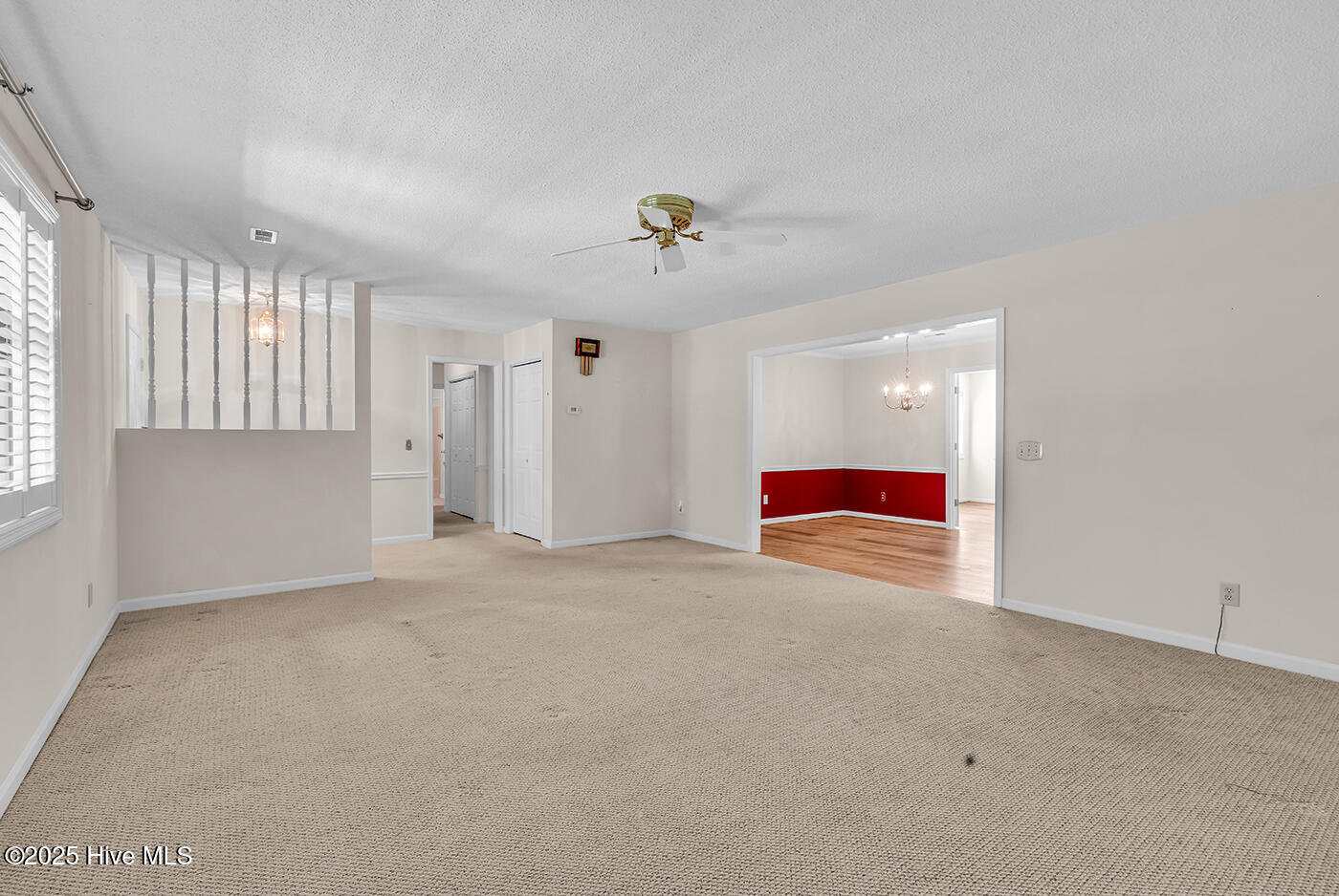 100536958 | Photo 16