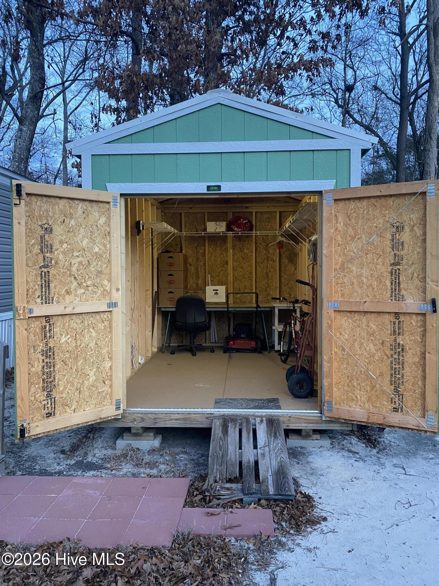 100548374 | Photo 20