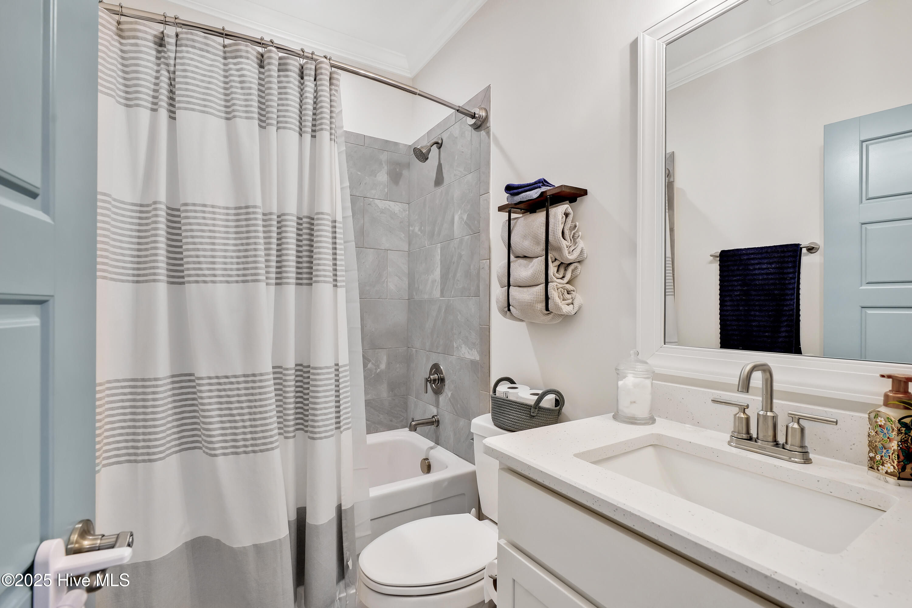 100508113 | Photo 21