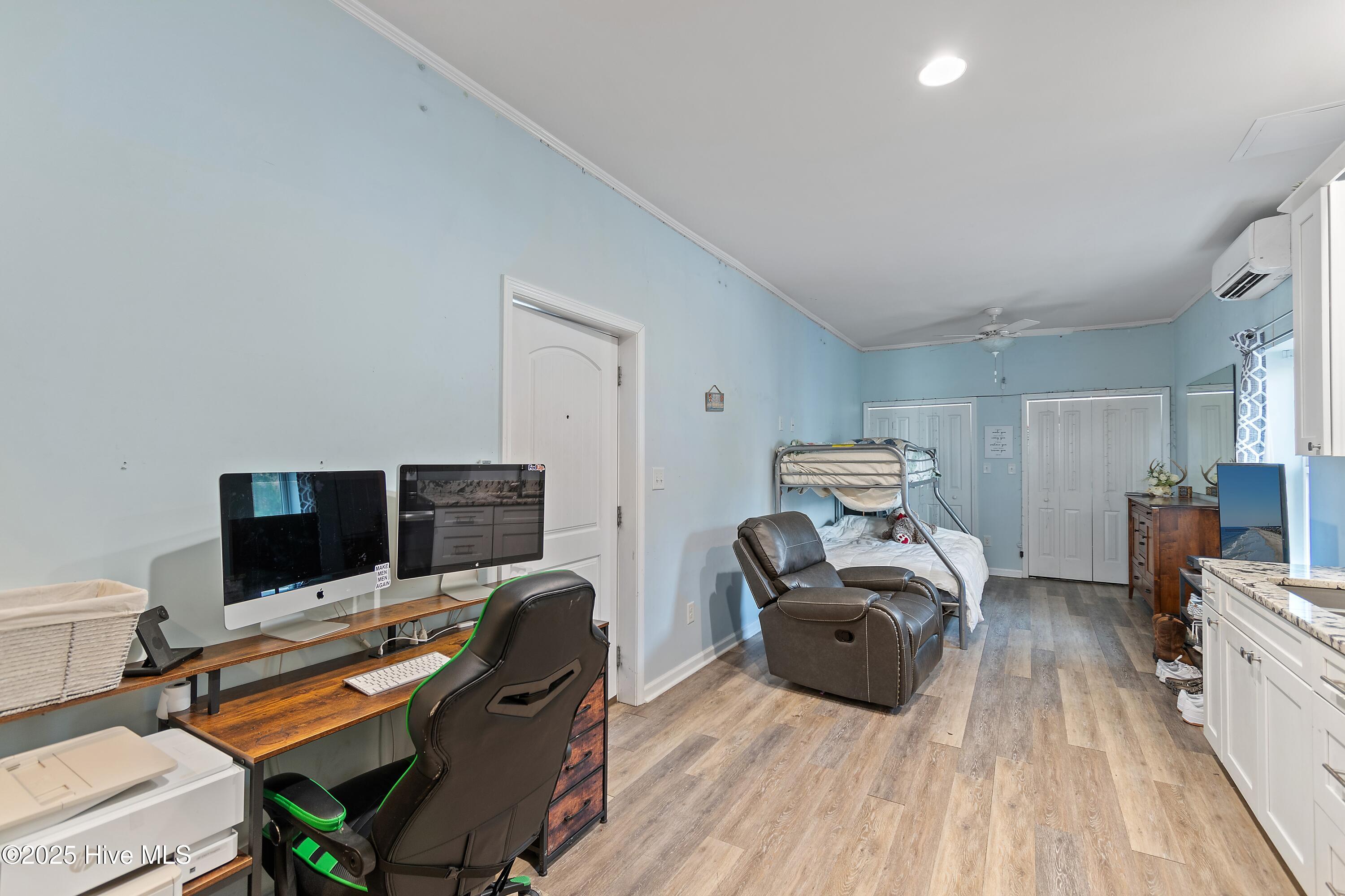 100546132 | Photo 33