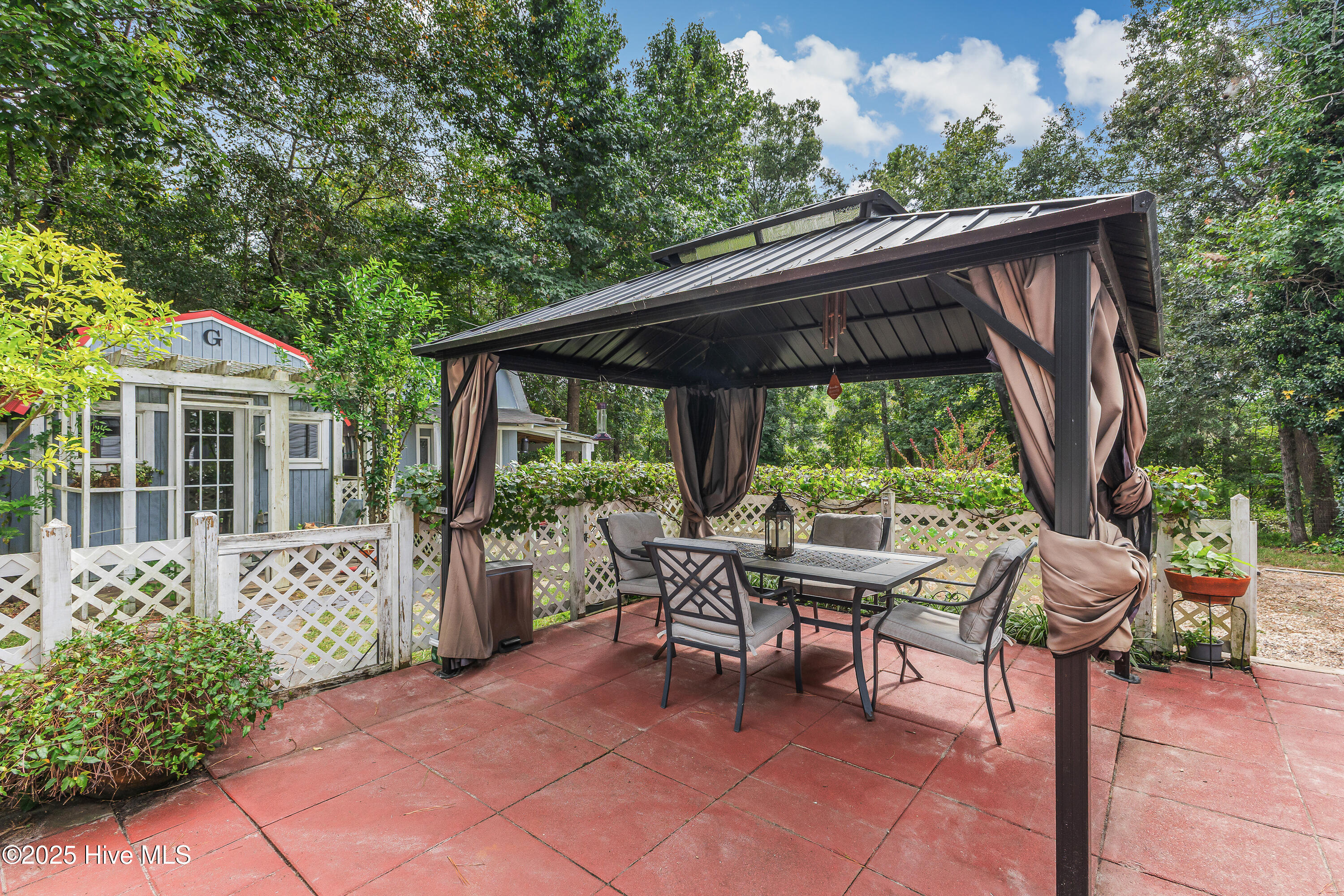 100531169 | Photo 54