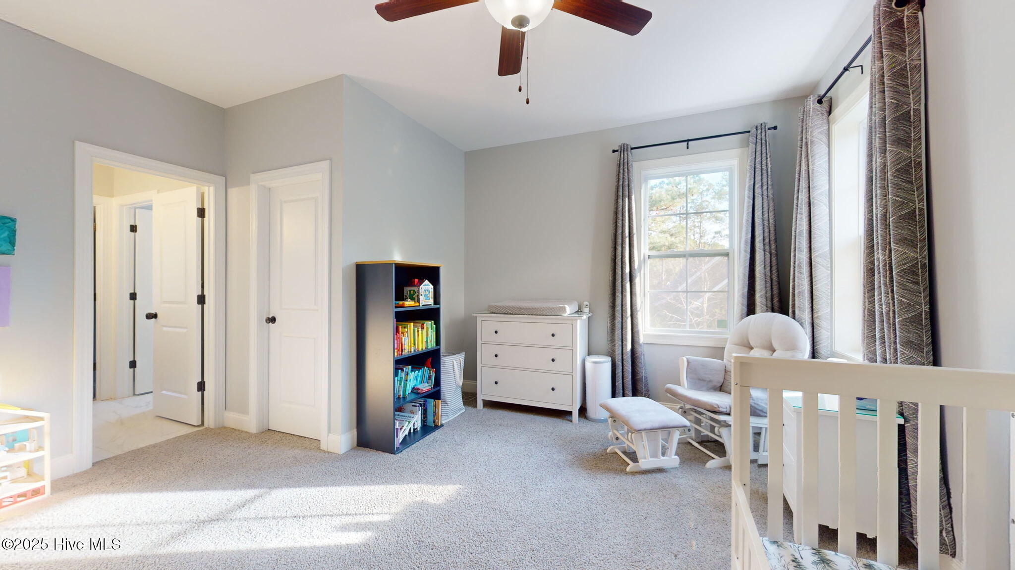 100518593 | Photo 45