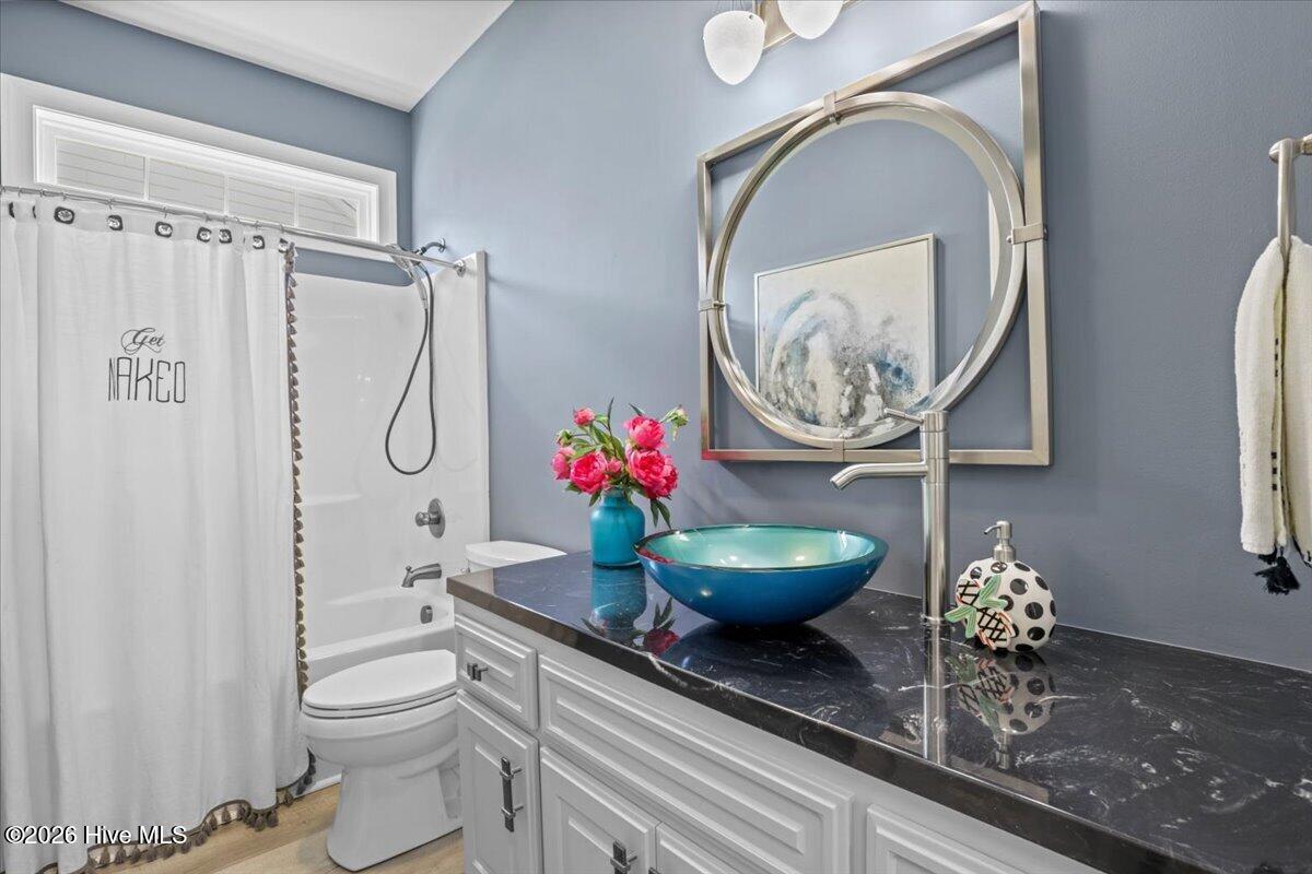 32-104 Oxford Dr-32