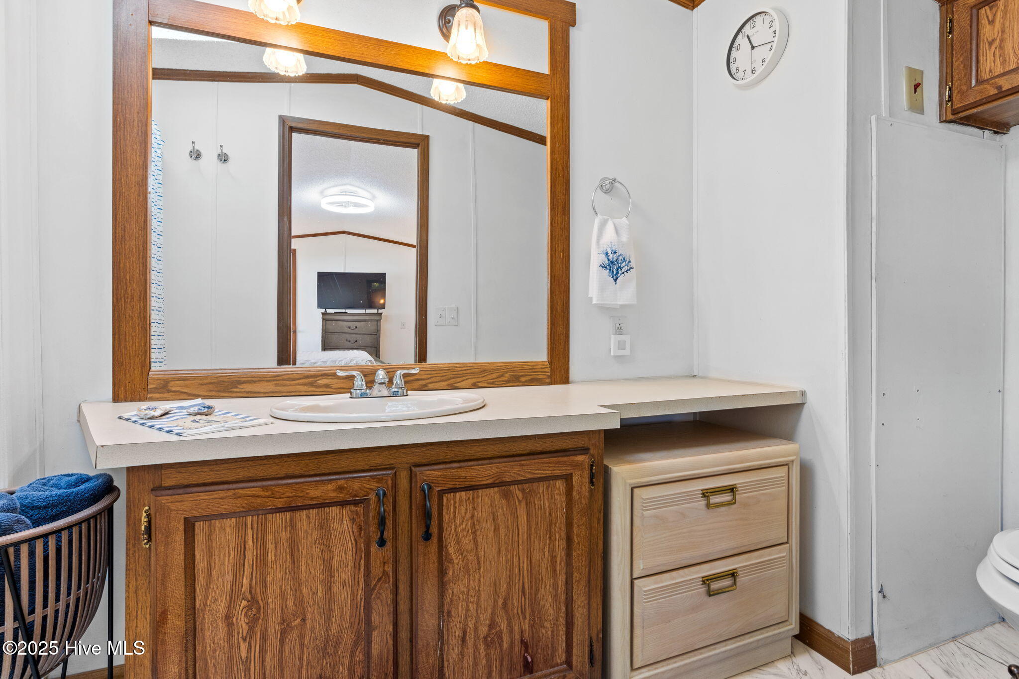 100540623 | Photo 15