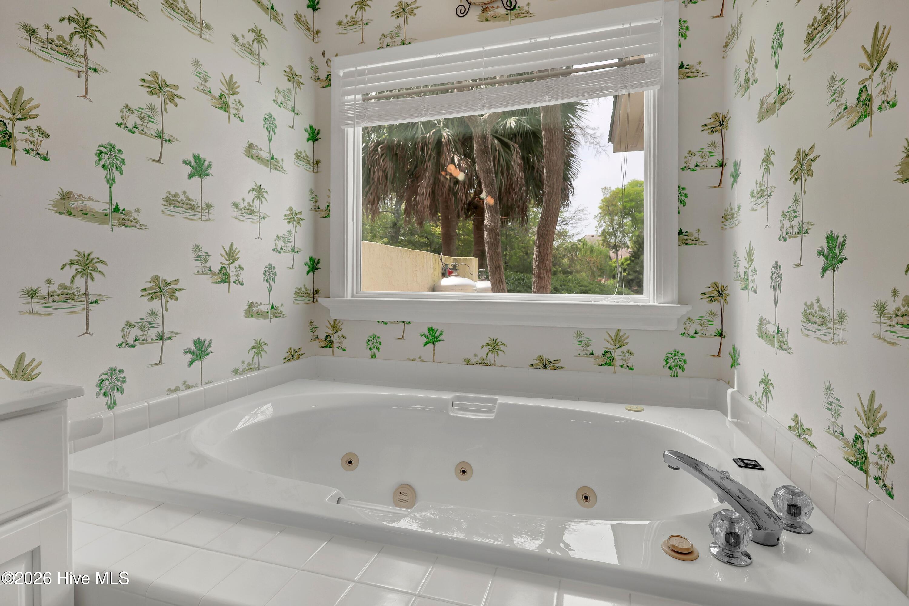 100566096 | Photo 33