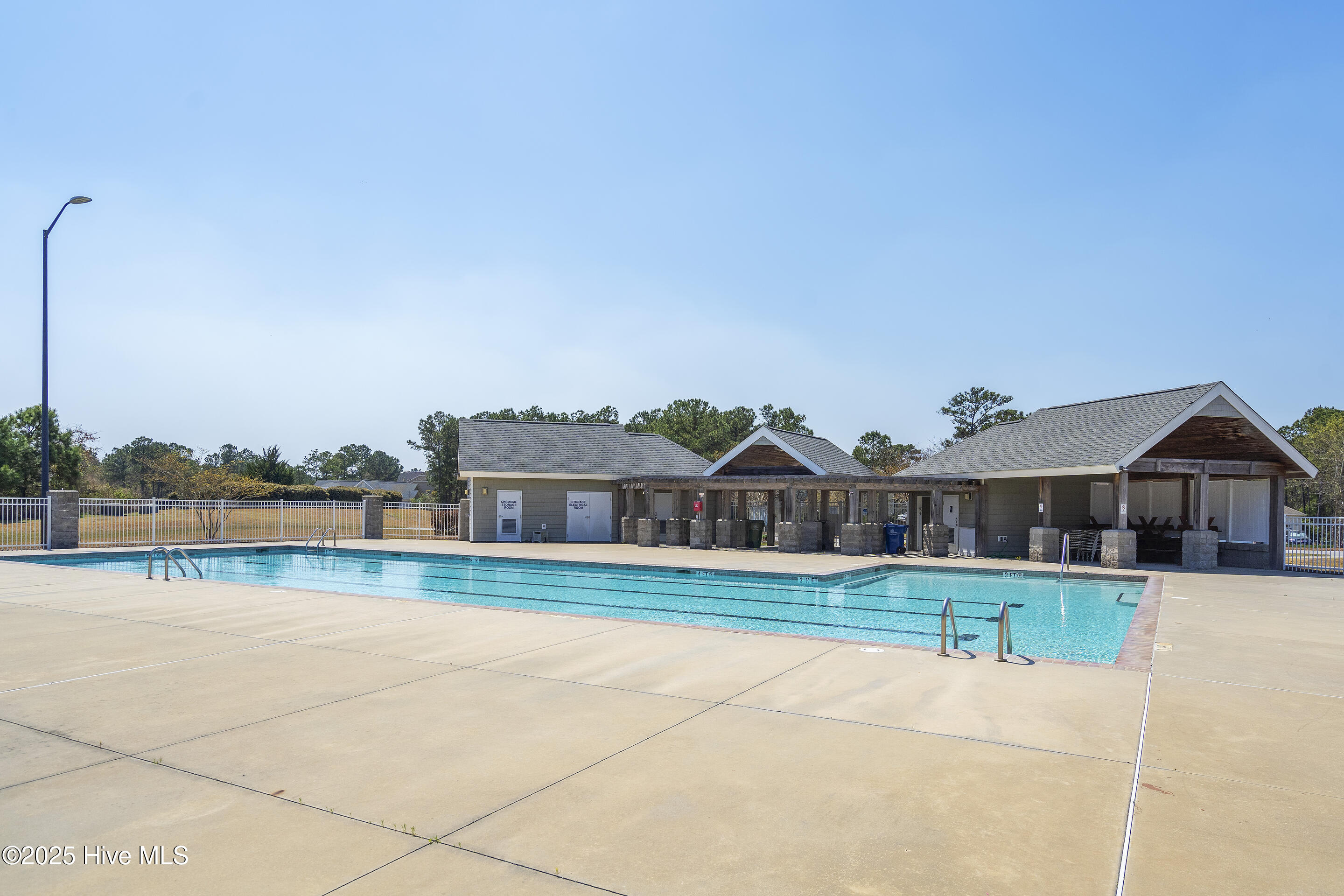 100506329 | Photo 48