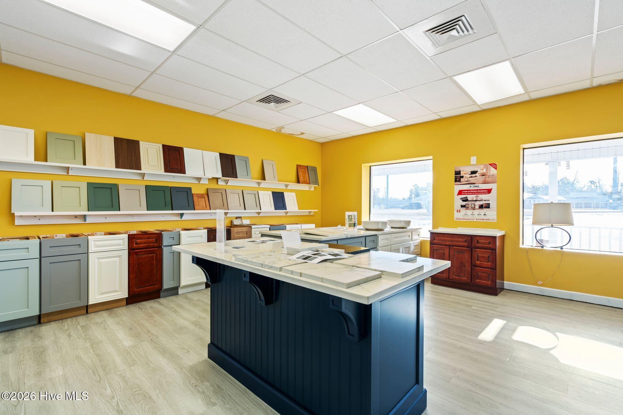 100550441 | Photo 16