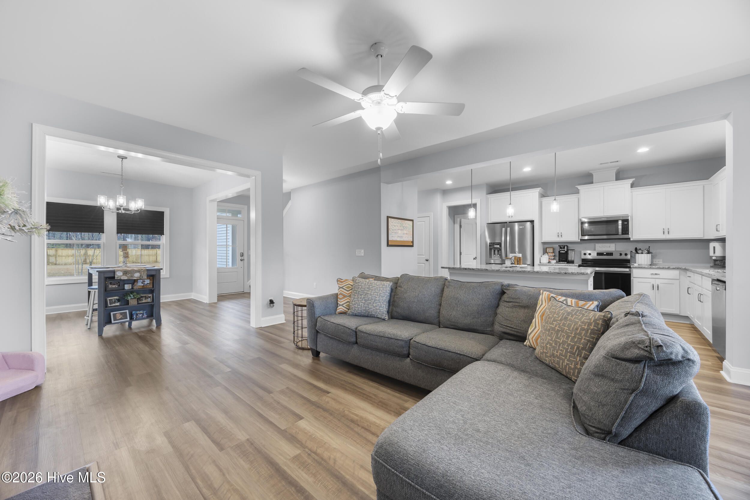 100552292 | Photo 23