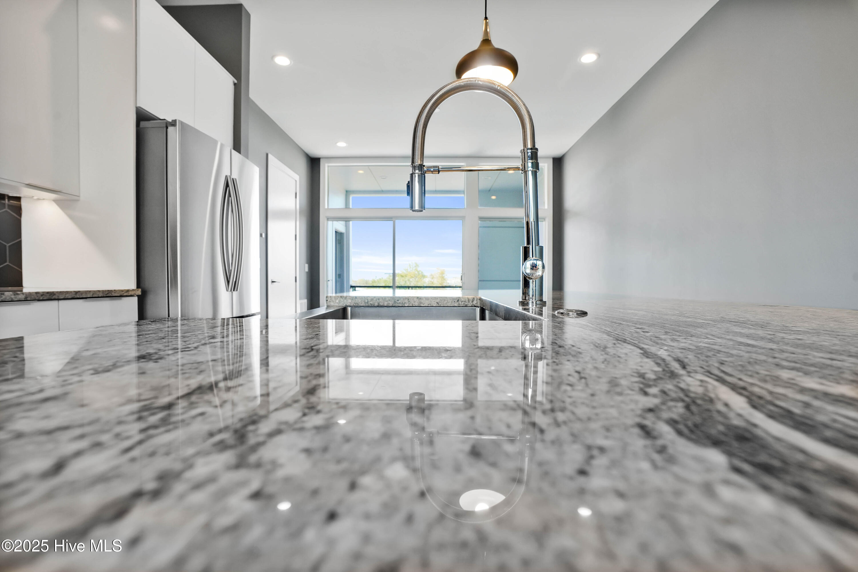 100546123 | Photo 11