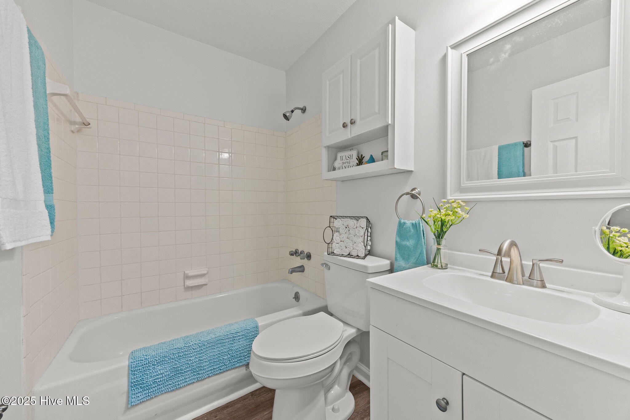 100538869 | Photo 25