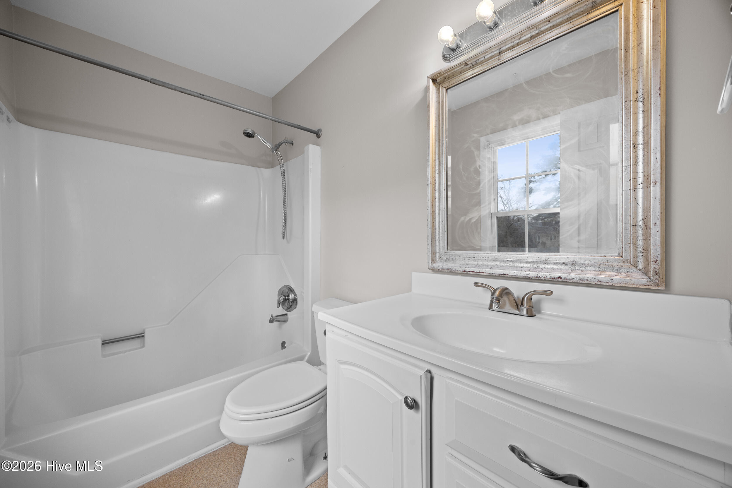 100551778 | Photo 23