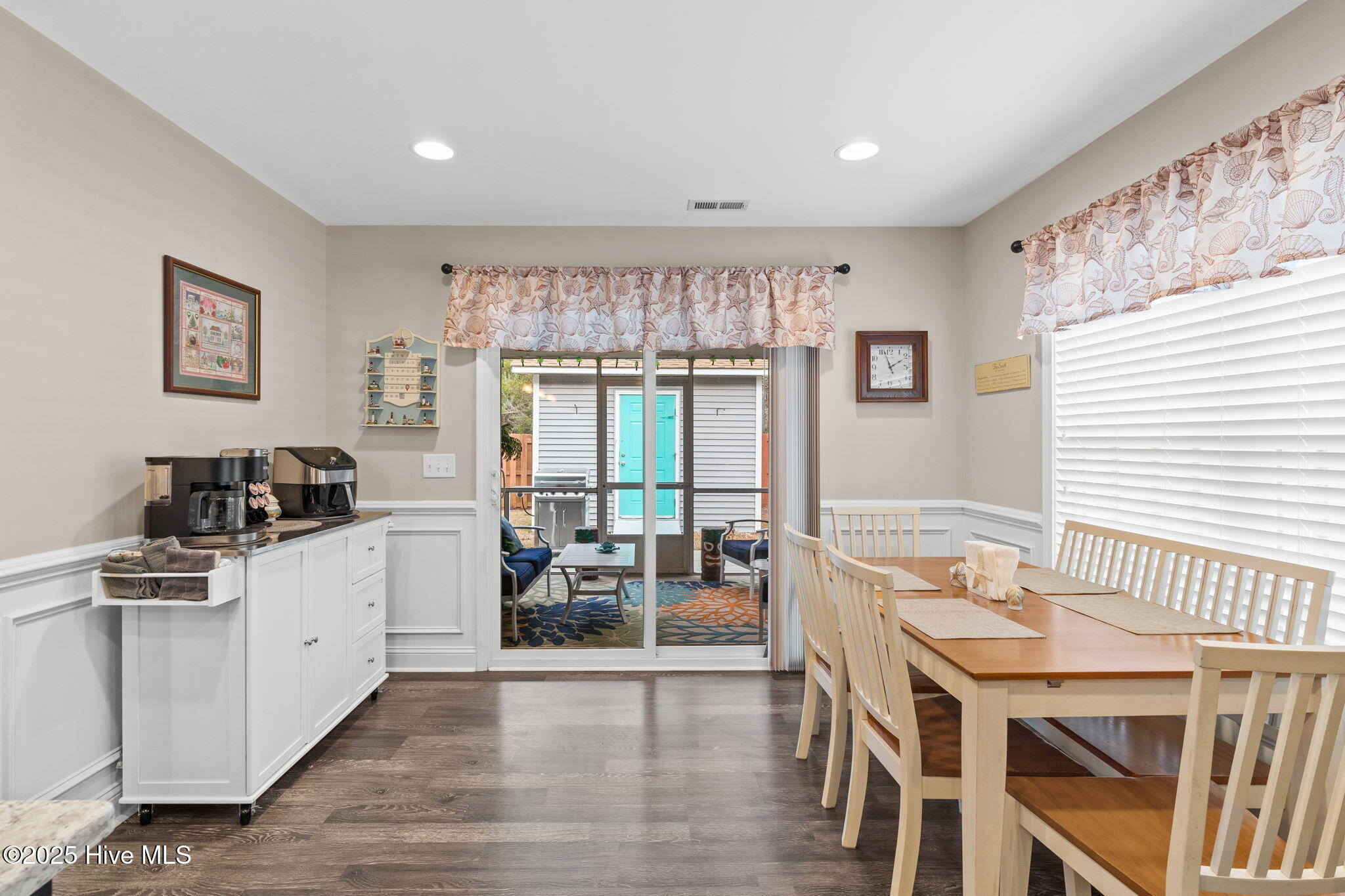 100546939 | Photo 13