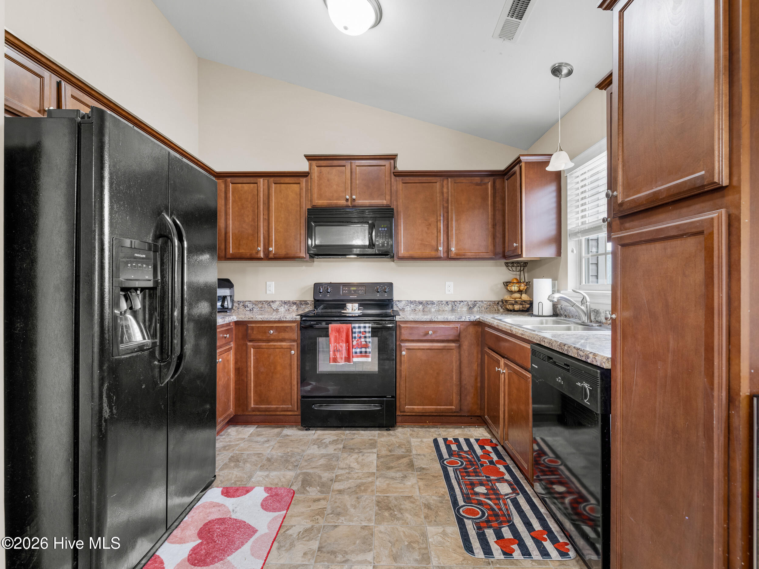 100552260 | Photo 10