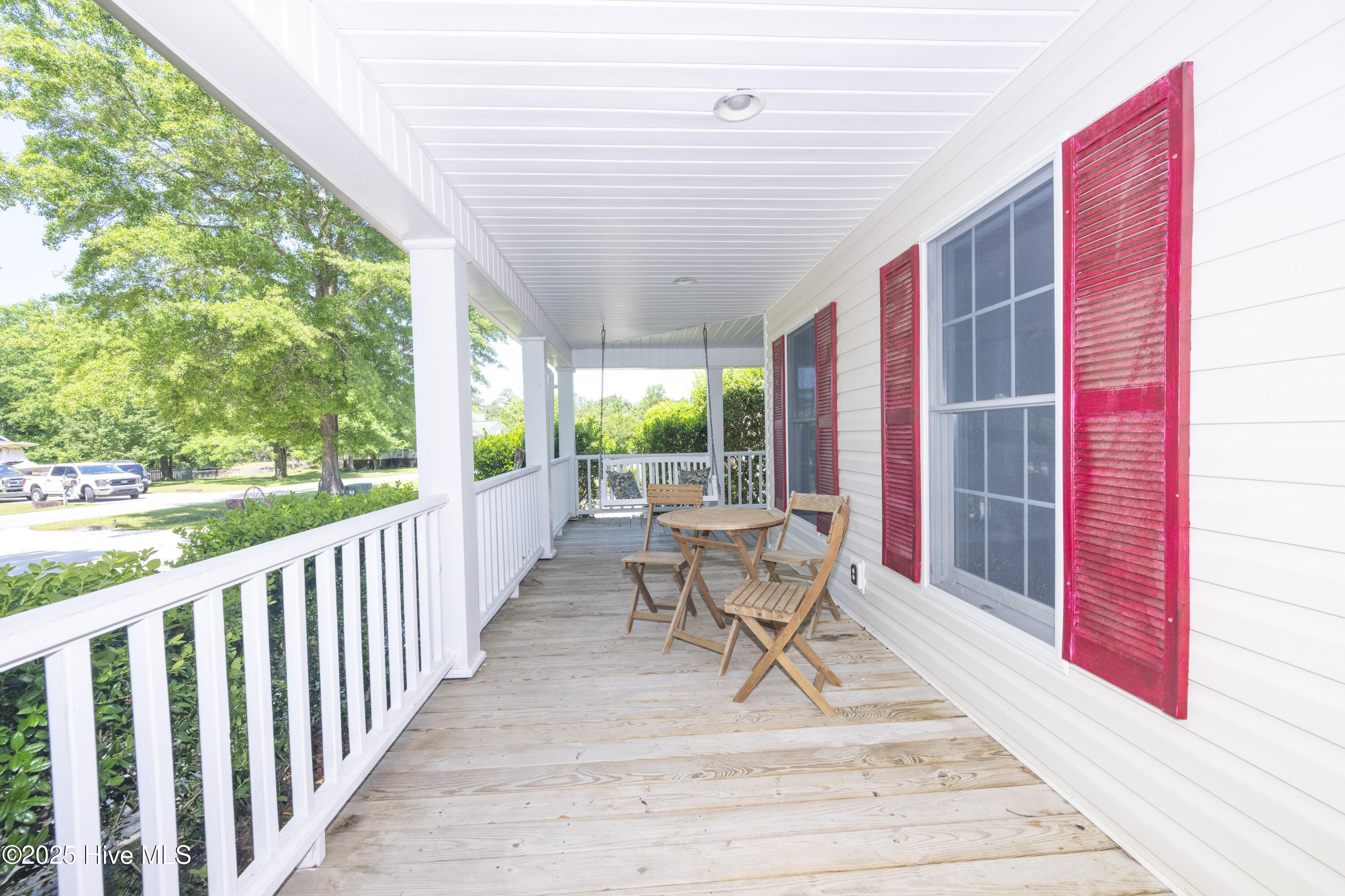 100523766 | Photo 84