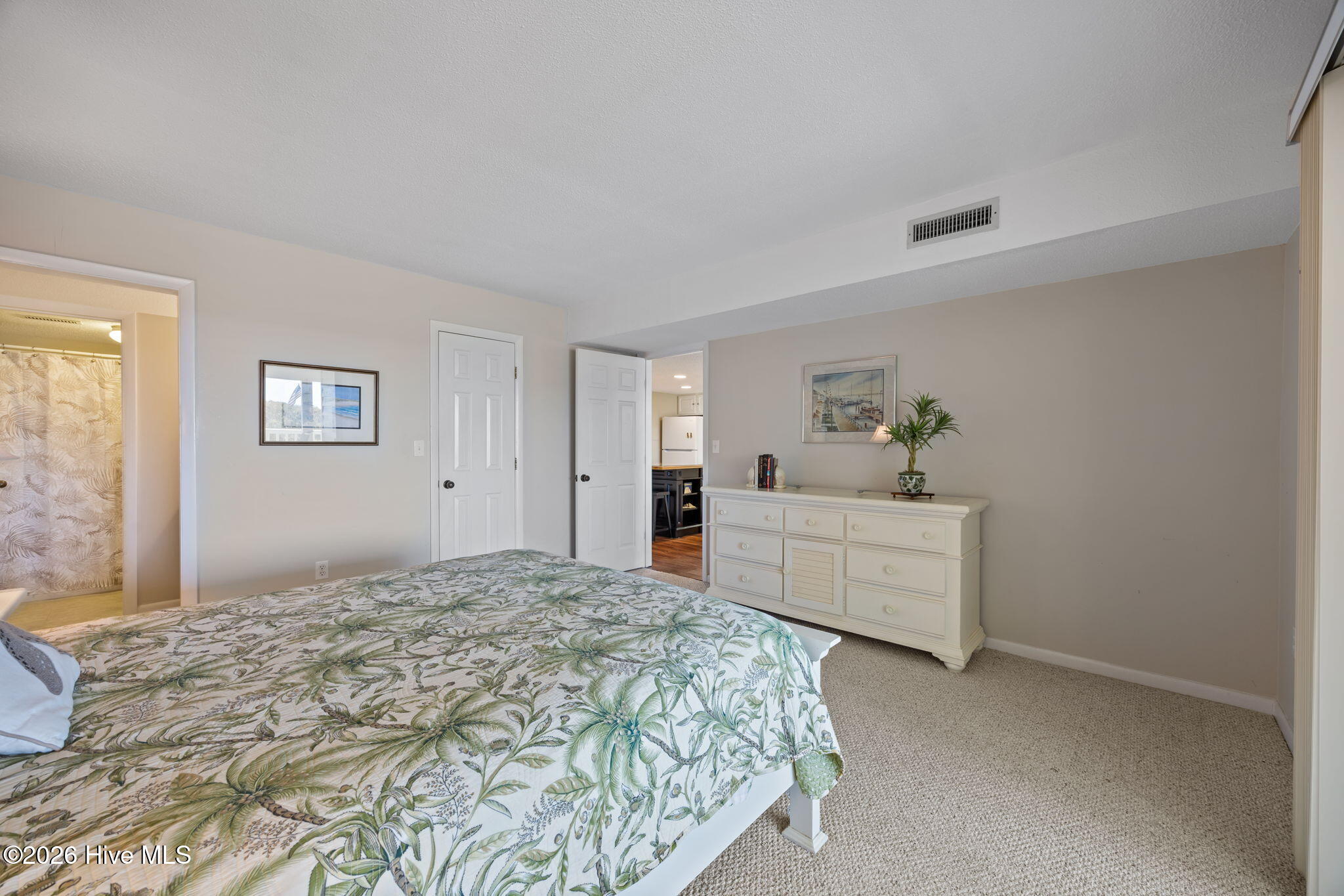 100565506 | Photo 16