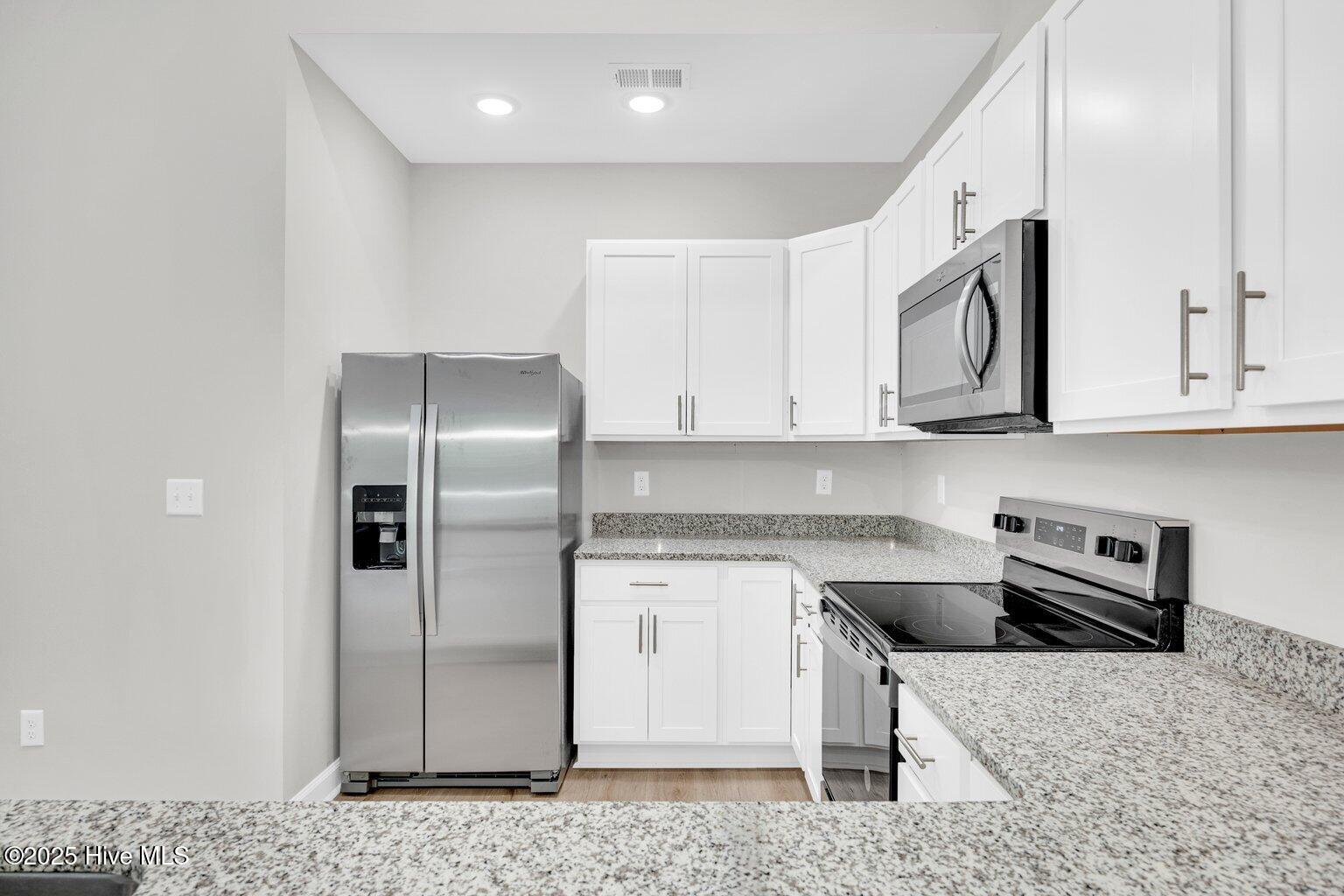 100510662 | Photo 11