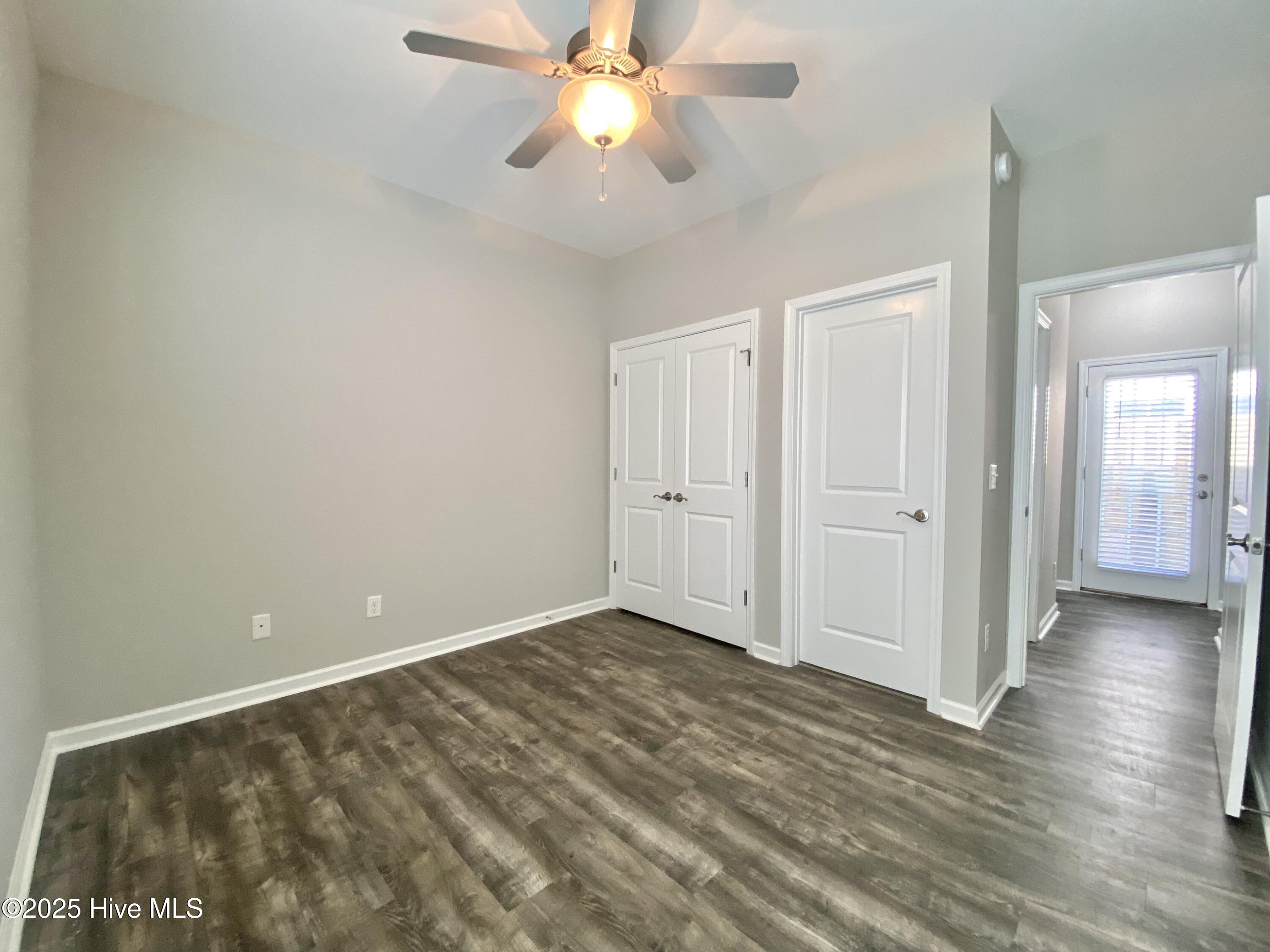 100538059 | Photo 23