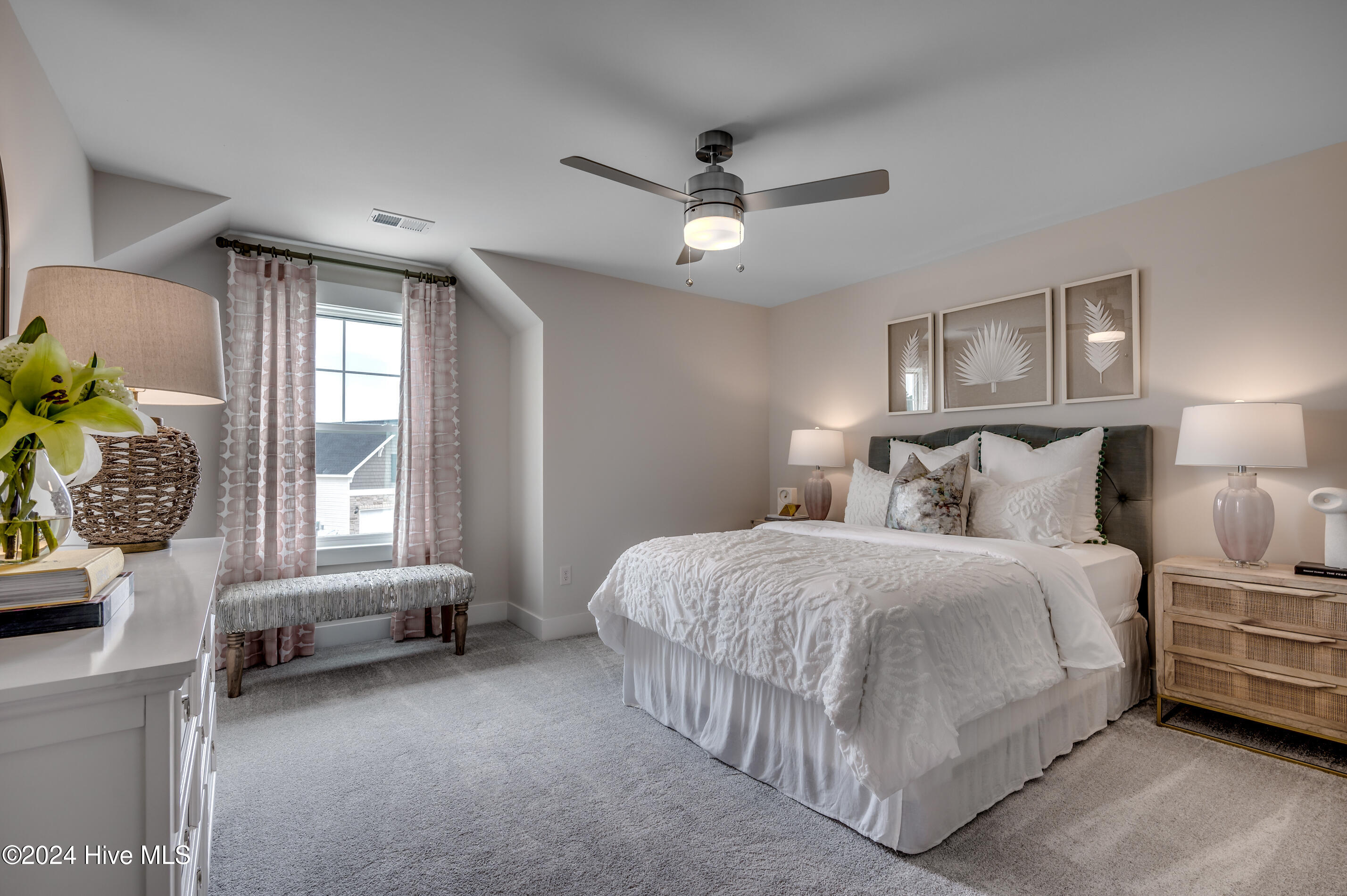 100547681 | Photo 23