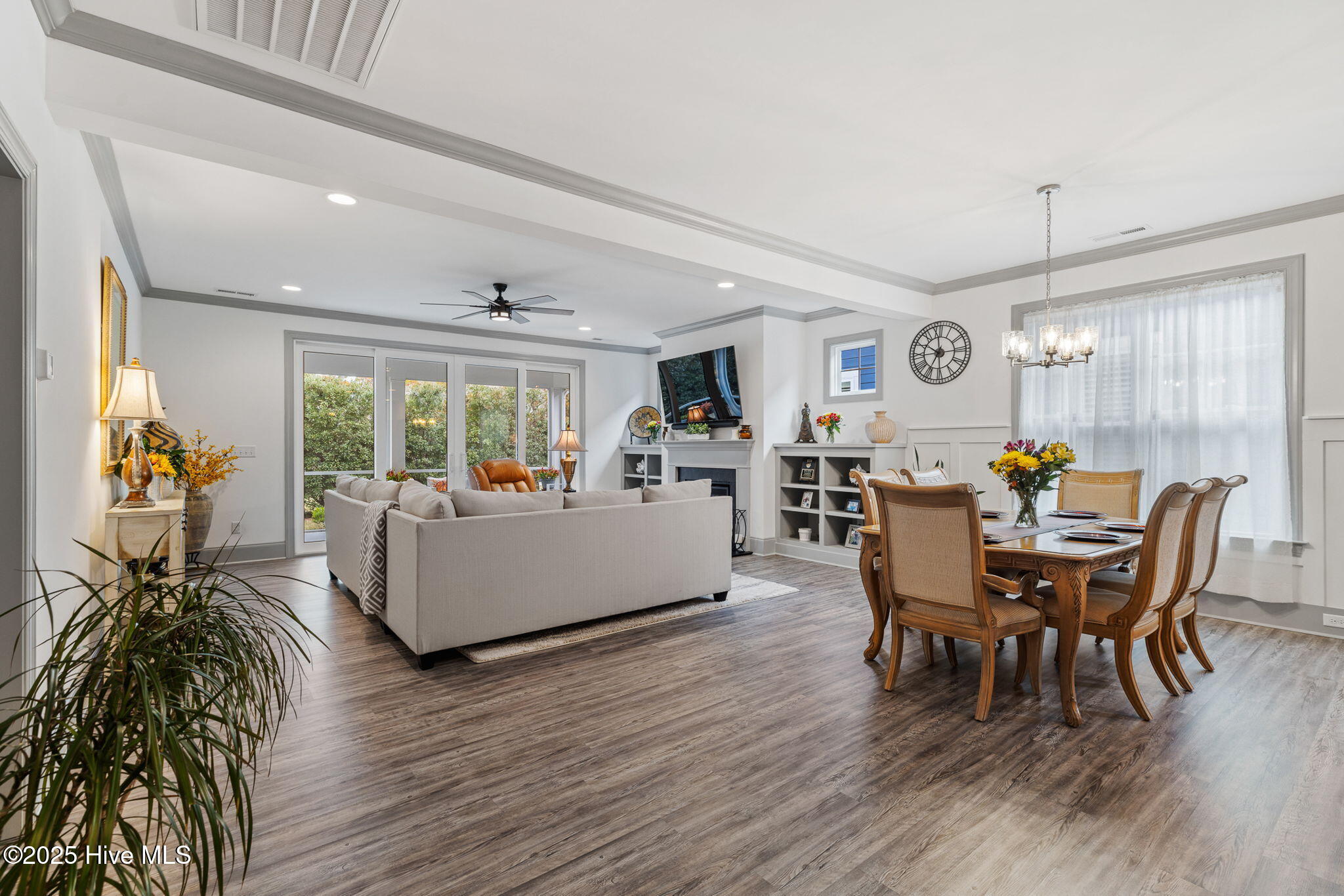 100541268 | Photo 17