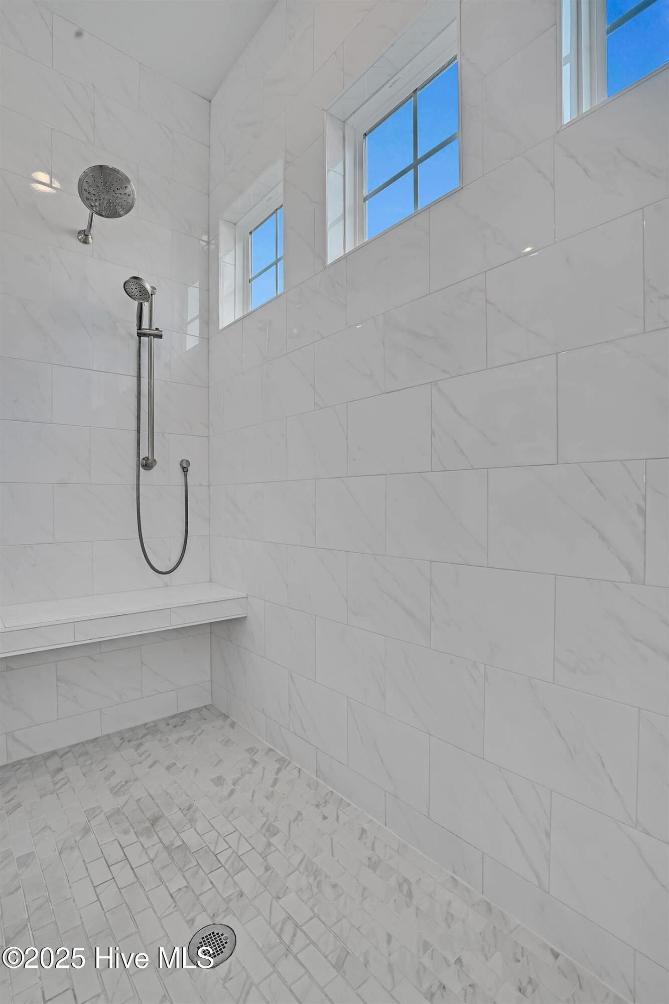 100542626 | Photo 34